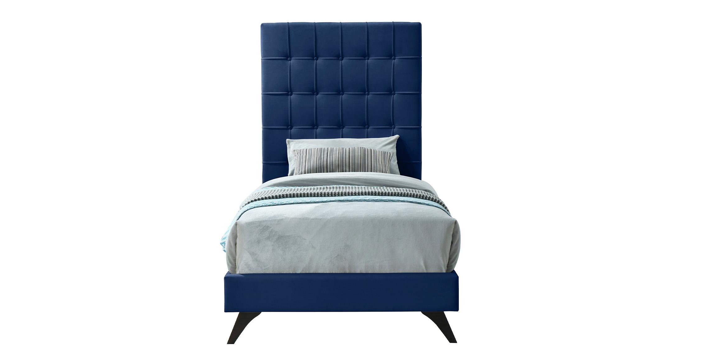 

        
Meridian Furniture ELLY EllyNavy-T Platform Bed Navy/Espresso Fabric 704831409697
