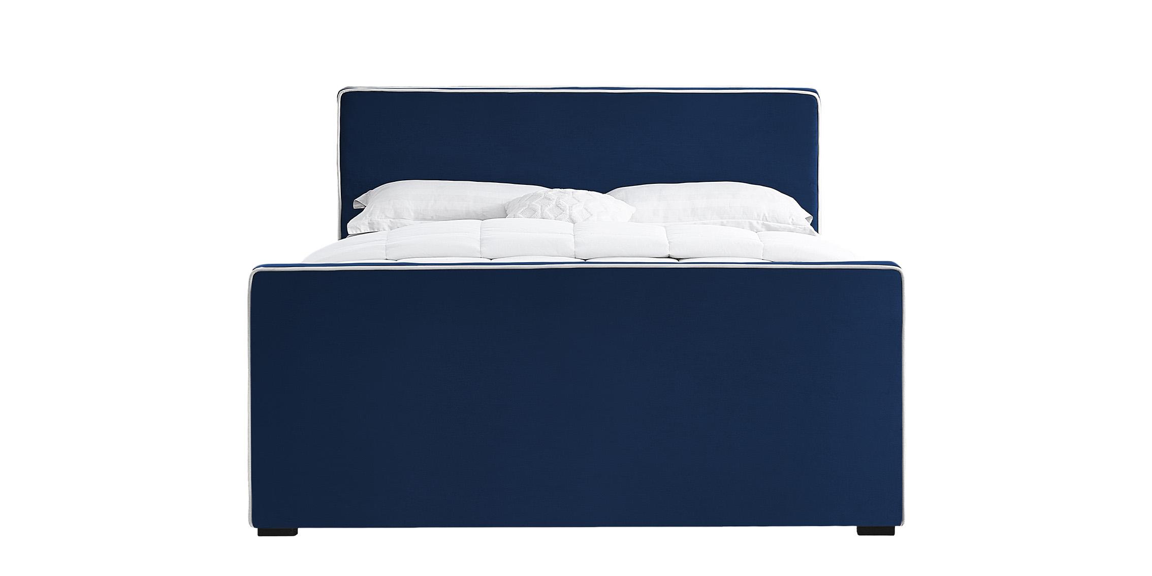 

        
Meridian Furniture DILLARD DillardNavy-F Platform Bed Navy Velvet 094308265612
