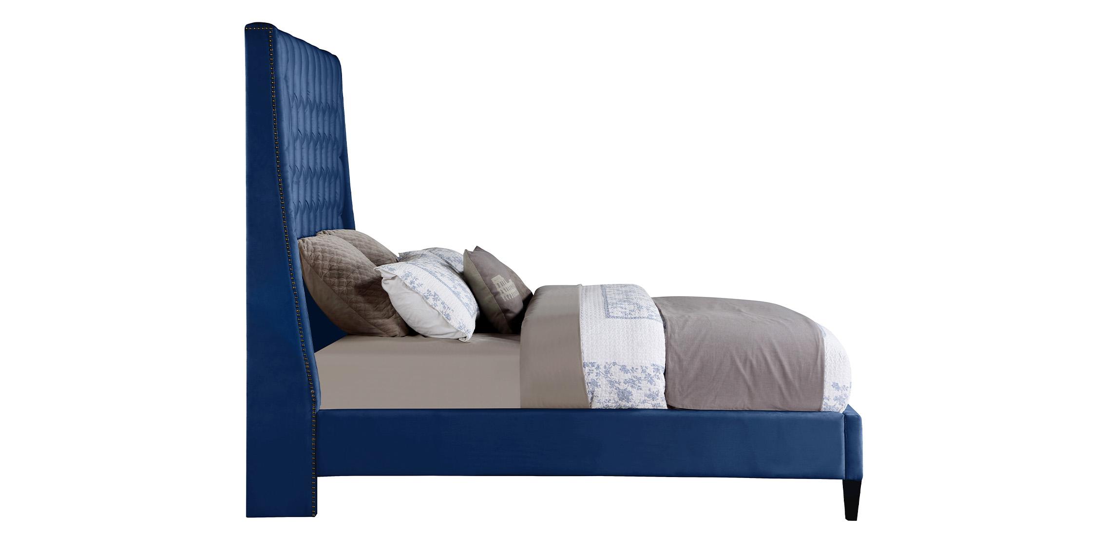 

        
Meridian Furniture FRITZ FritzNavy-F Platform Bed Navy Velvet 094308251547
