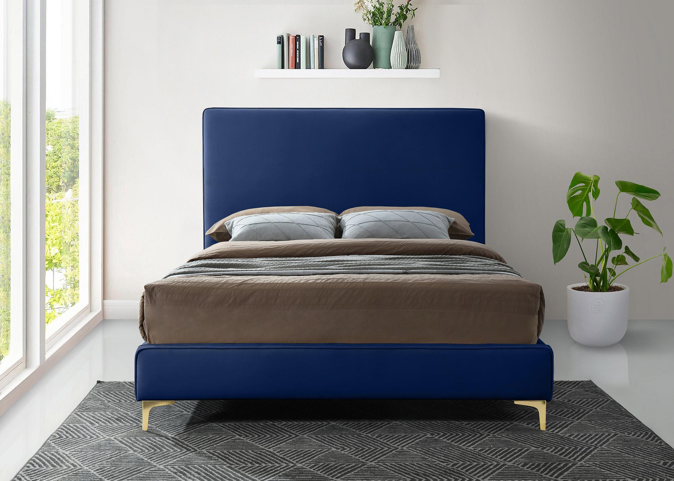 

        
Meridian Furniture GERI GeriNavy-F Platform Bed Navy Fabric 753359804149
