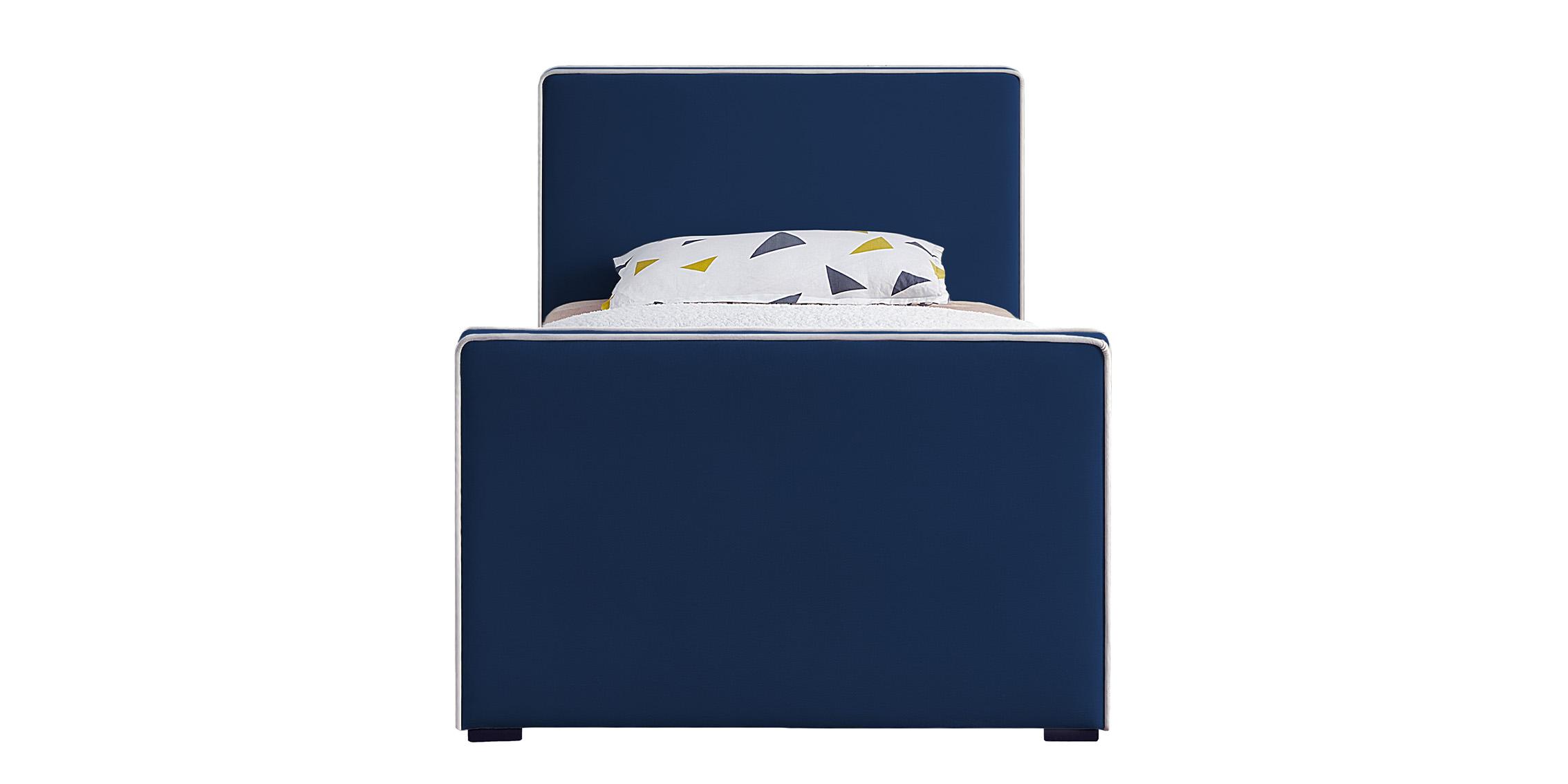 

        
Meridian Furniture DILLARD DillardNavy-T Platform Bed Navy Velvet 094308265605
