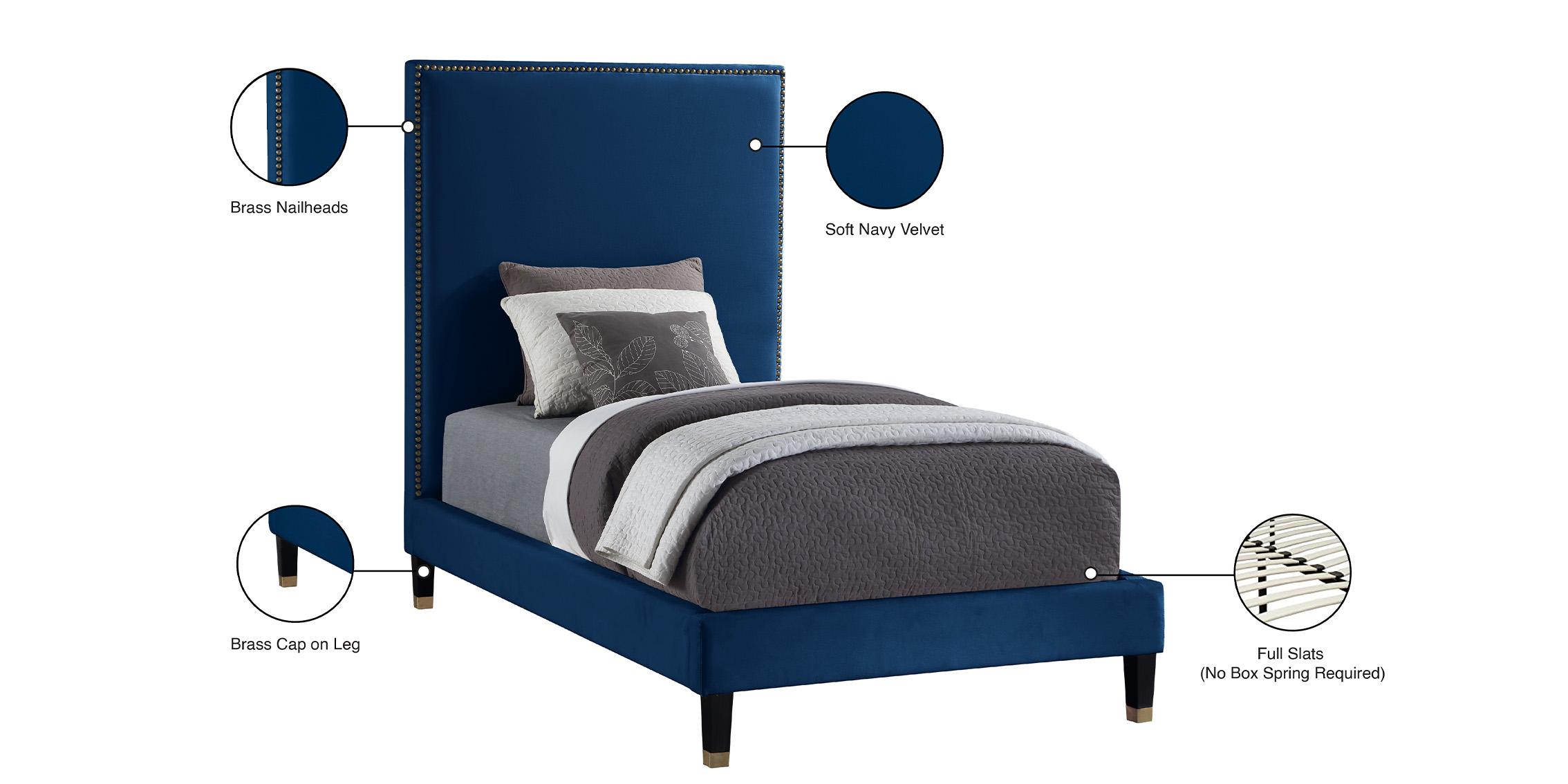 

    
HarlieNavy-T Meridian Furniture Platform Bed
