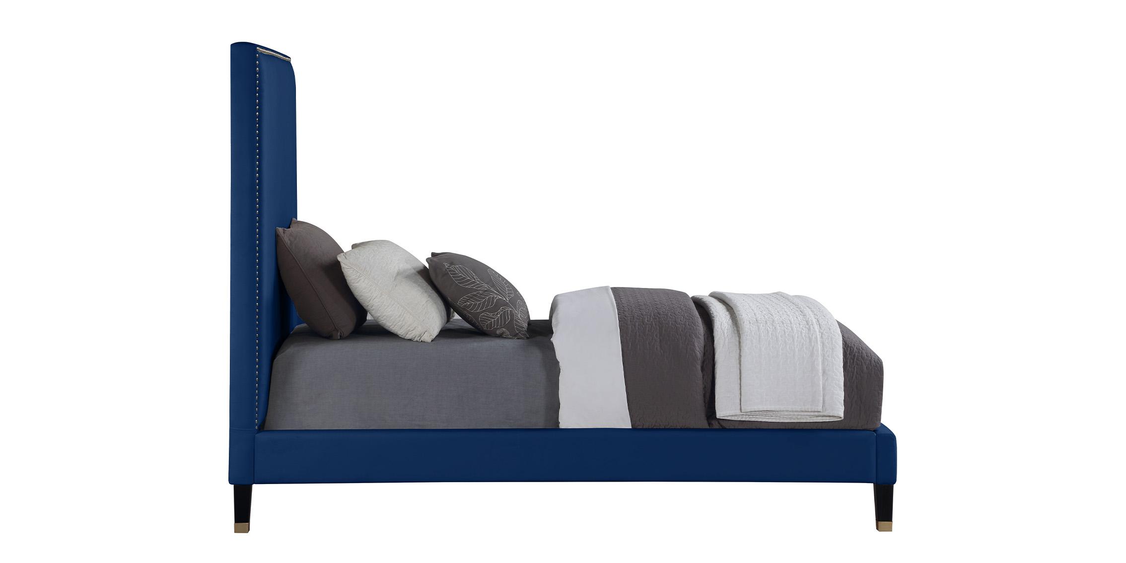 

        
Meridian Furniture HARLIE HarlieNavy-T Platform Bed Navy Velvet 094308251332
