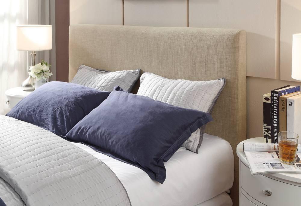 

    
3ZL7L48 Neutral Linen Fabric Platform Full Bed ST. PIERRE by Modus Furniture
