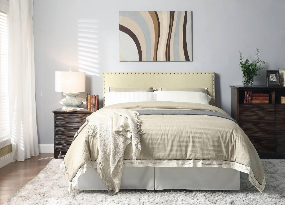 

    
Neutral Linen Fabric Platform Queen Bed TAVEL by Modus Furniture
