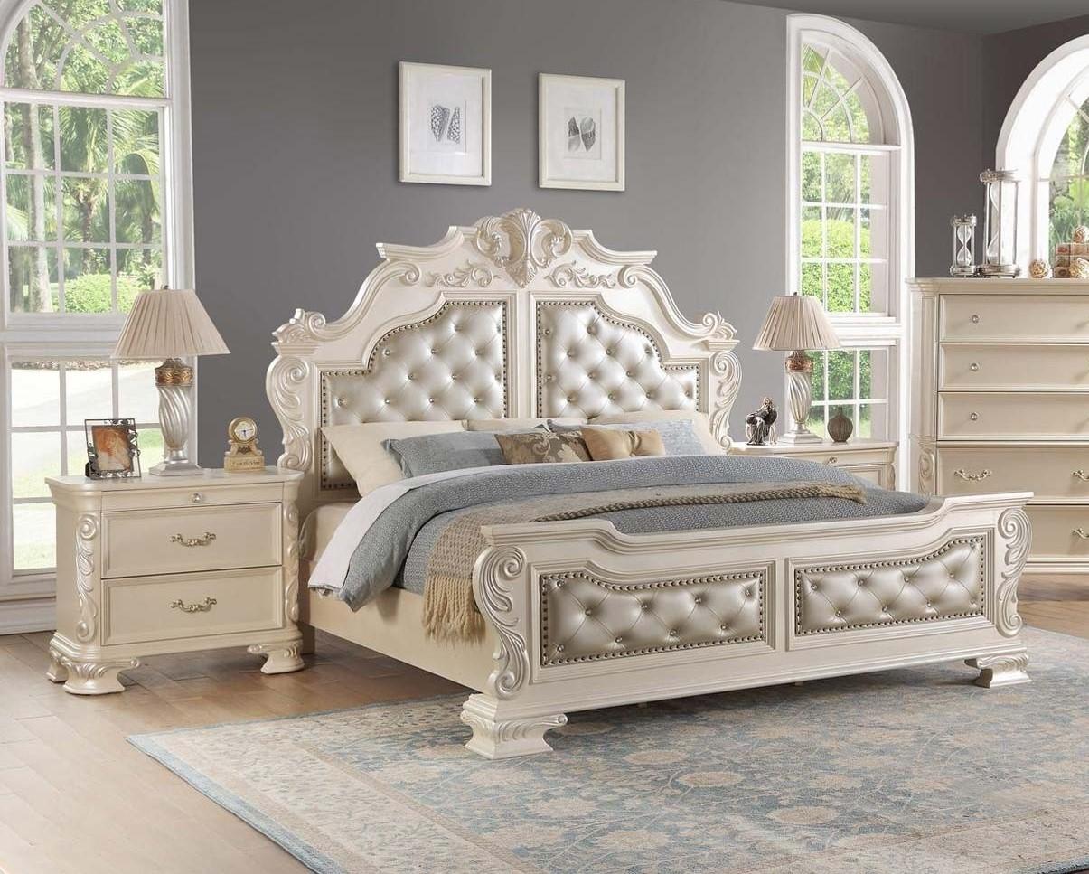 Traditional Panel Bedroom Set Victoria Victoria-K-Set-3 in White Faux Leather