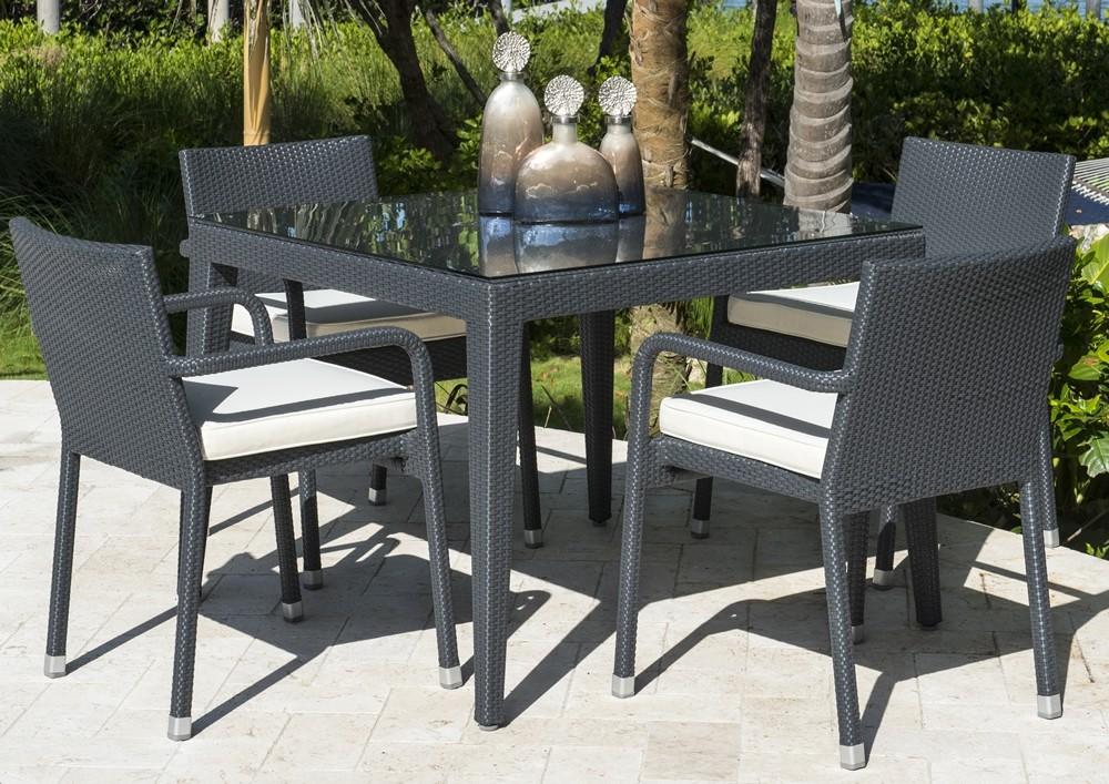 

    
00811759030220Onyx Outdoor Dining Table

