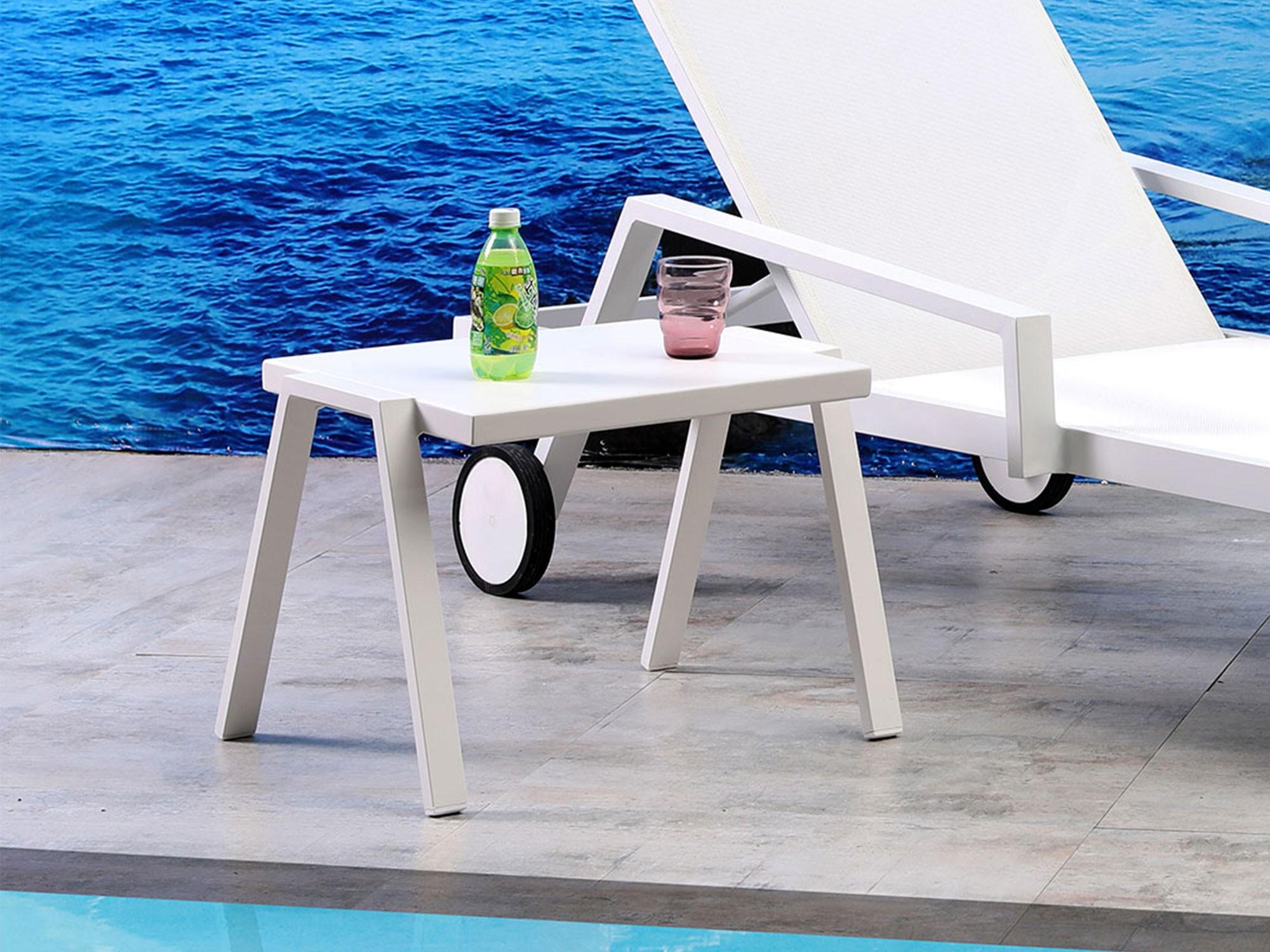 

    
WhiteLine ST1593-WHT Rio Outdoor Side Table White ST1593-WHT
