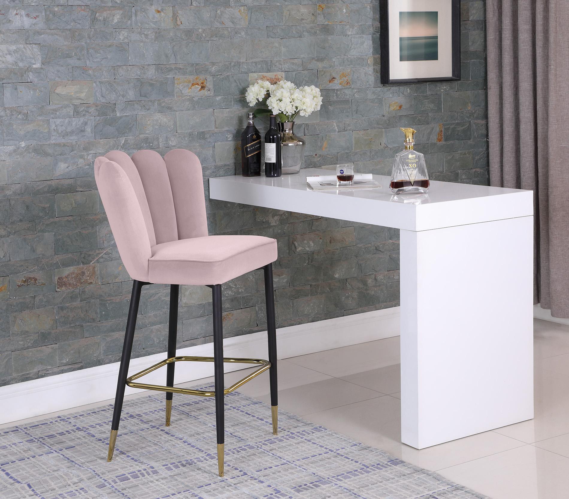 

    
Meridian Furniture LILY 961Pink Bar Stool Set Pink 961Pink-C-Set-4
