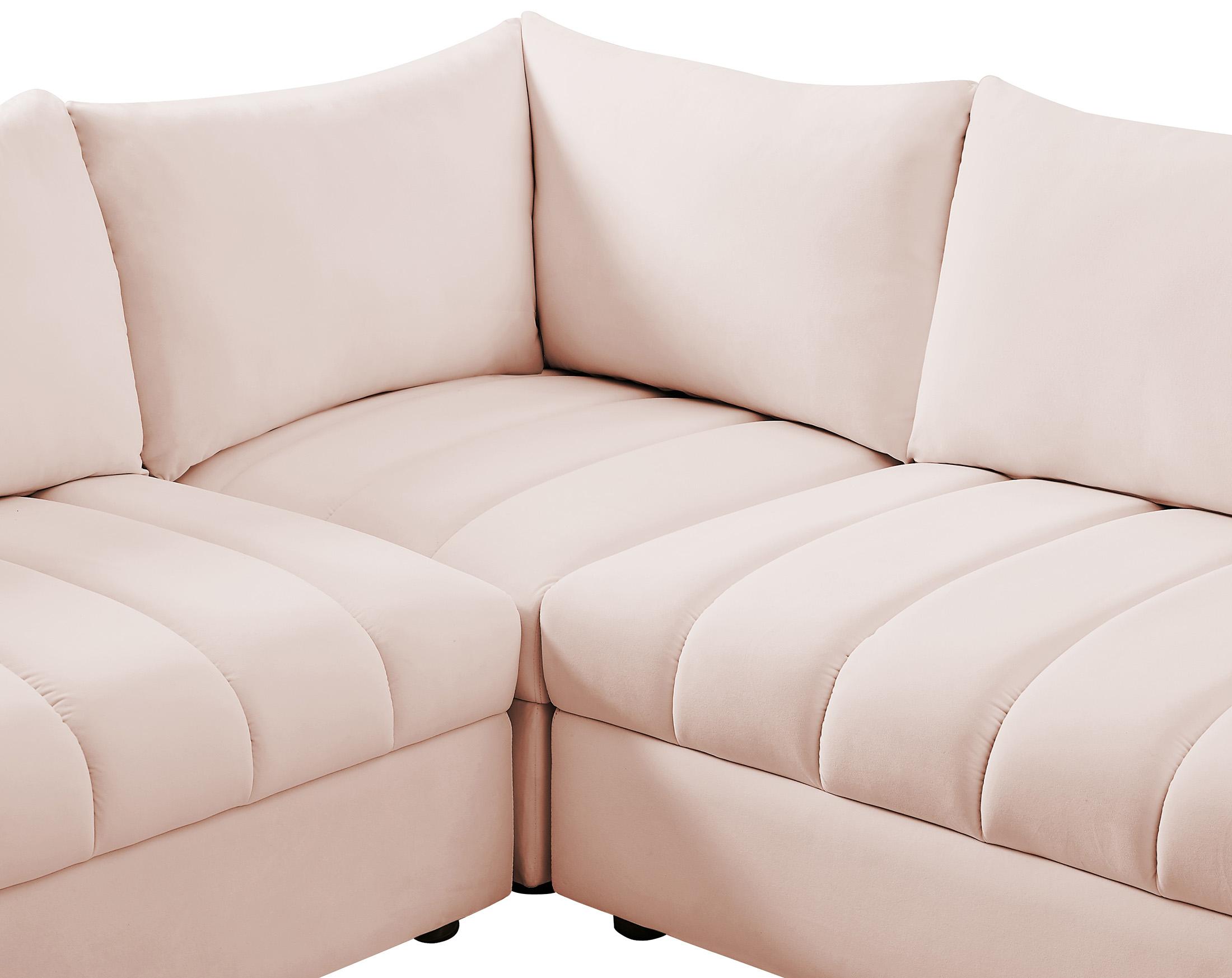 

        
Meridian Furniture JACOB 649Pink-Sec7C Modular Sectional Sofa Pink Velvet 94308260013
