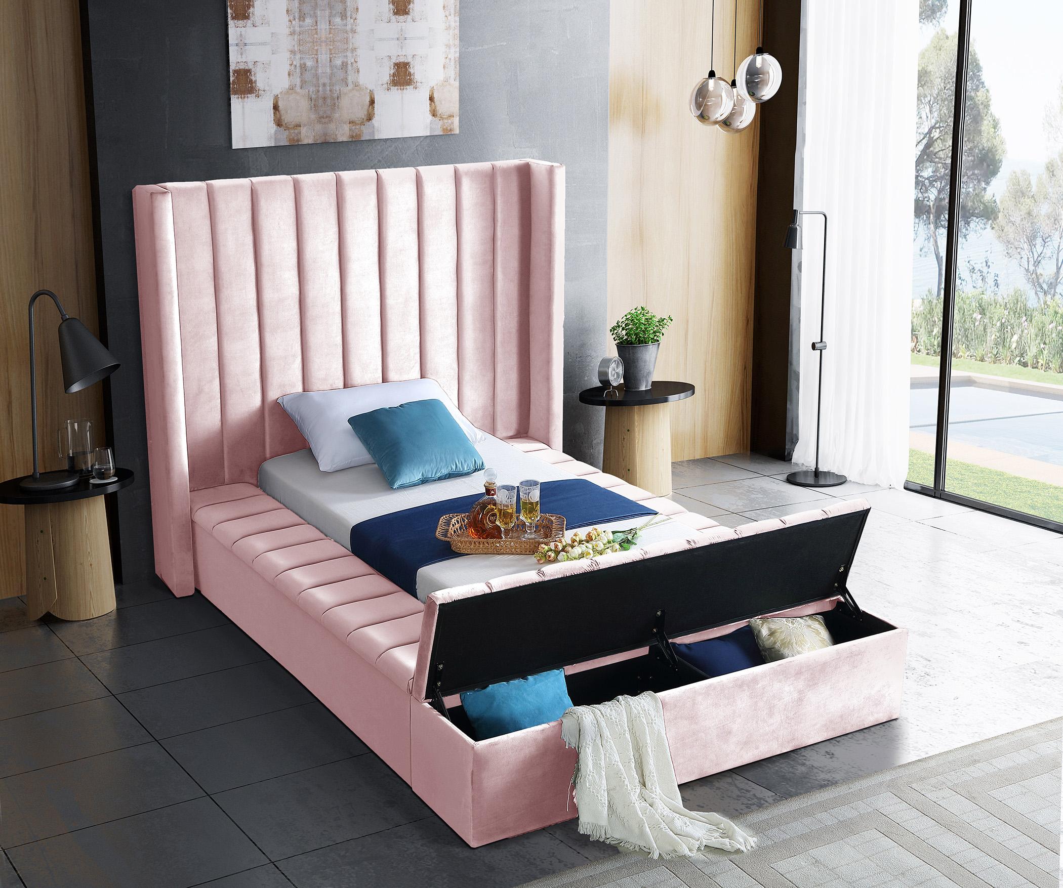 

        
Meridian Furniture KIKI Pink-T Storage Bed Pink Velvet 704831402315
