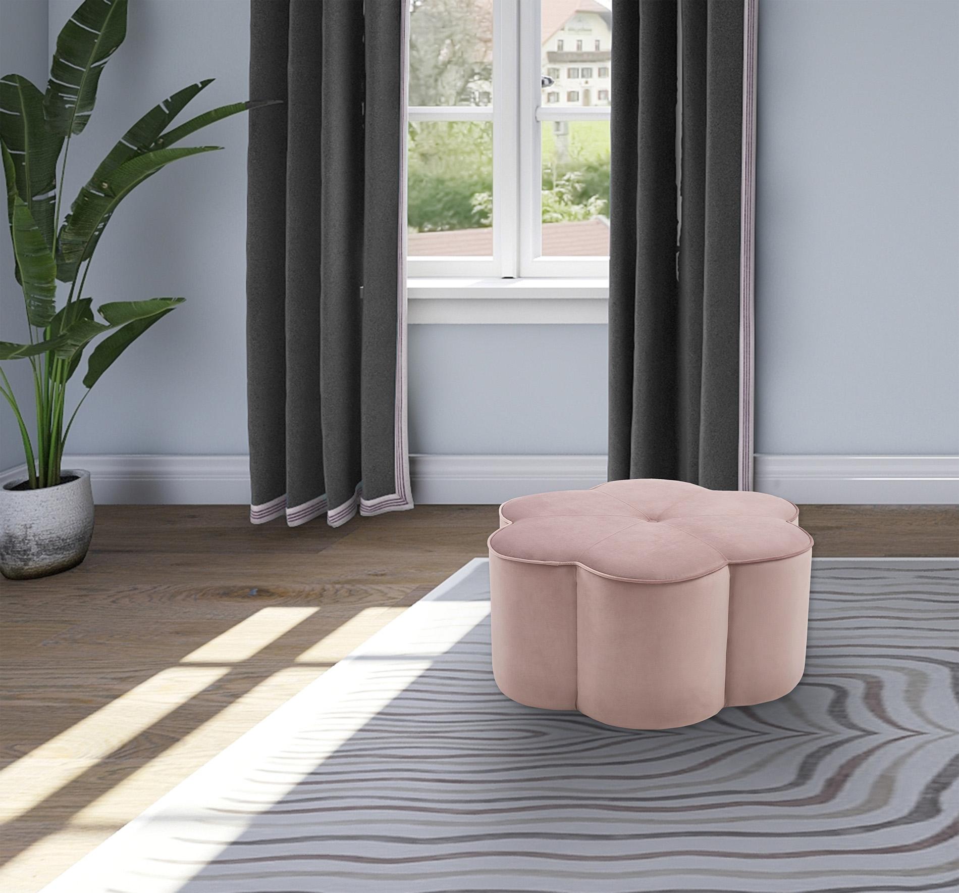 

        
Meridian Furniture DAISY Ottoman Pink Velvet 753359801032

