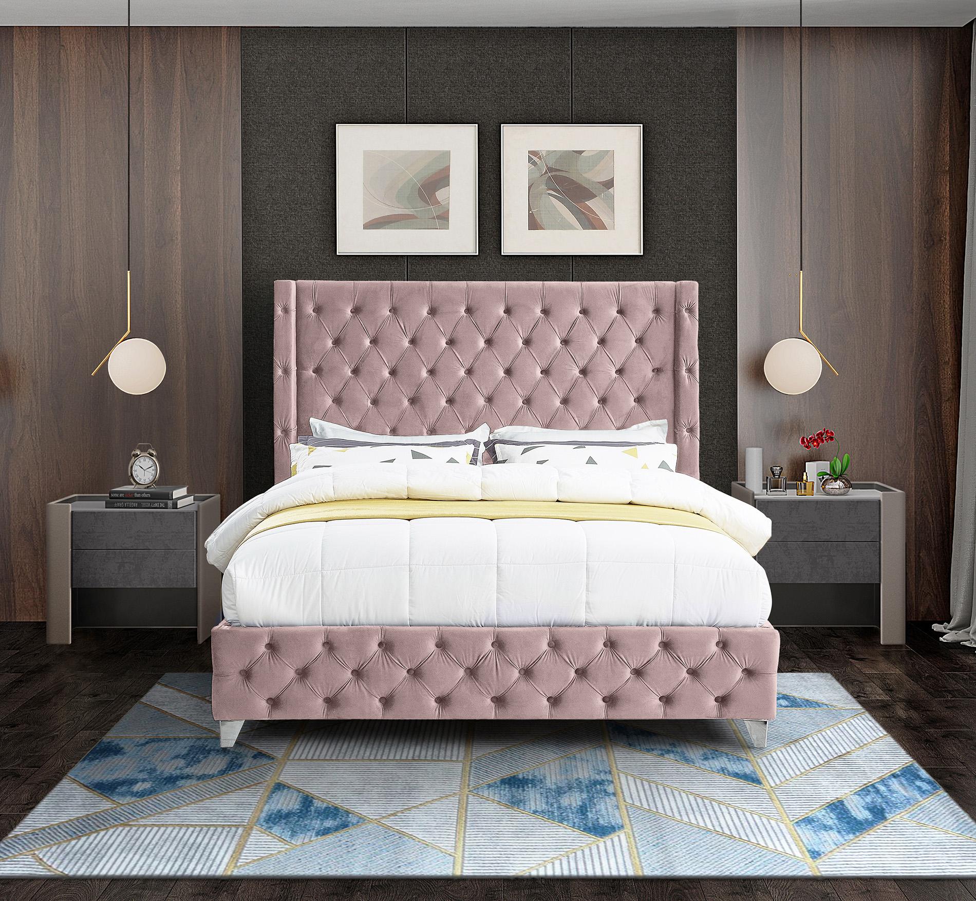 

    
Meridian Furniture SAVAN SavanPink-F Platform Bed Chrome/Pink/Gold SavanPink-F
