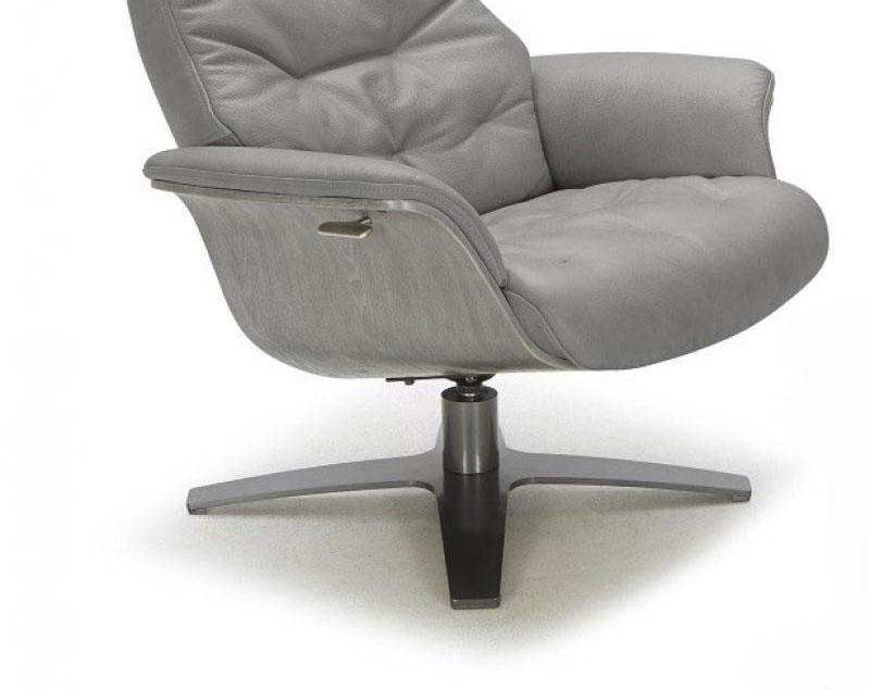 

    
J&M Furniture Karma Lounge Chair Gray SKU18146
