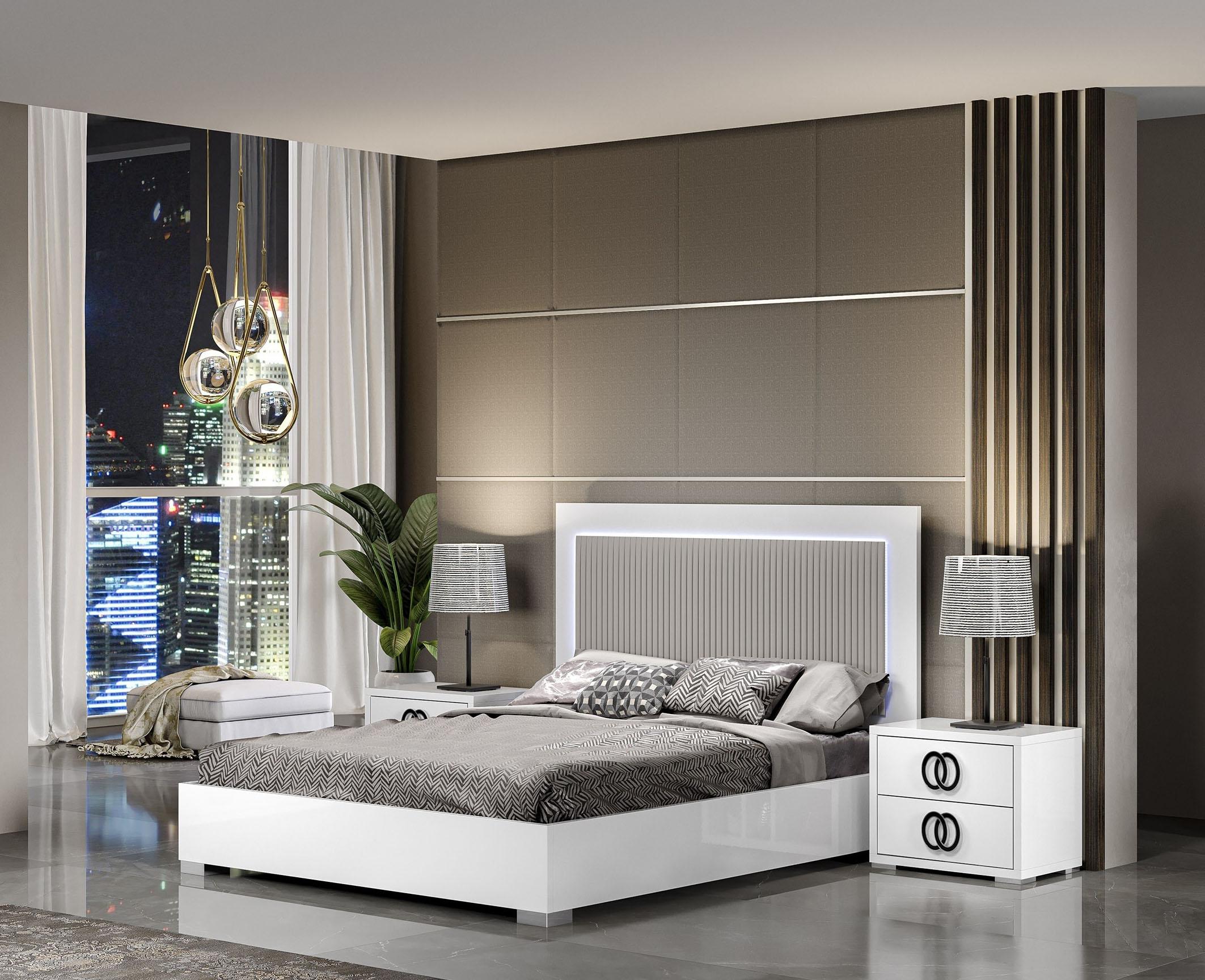 Contemporary Platform Bedroom Set Luxuria SKU 18122-EK-5PC in White Microfiber