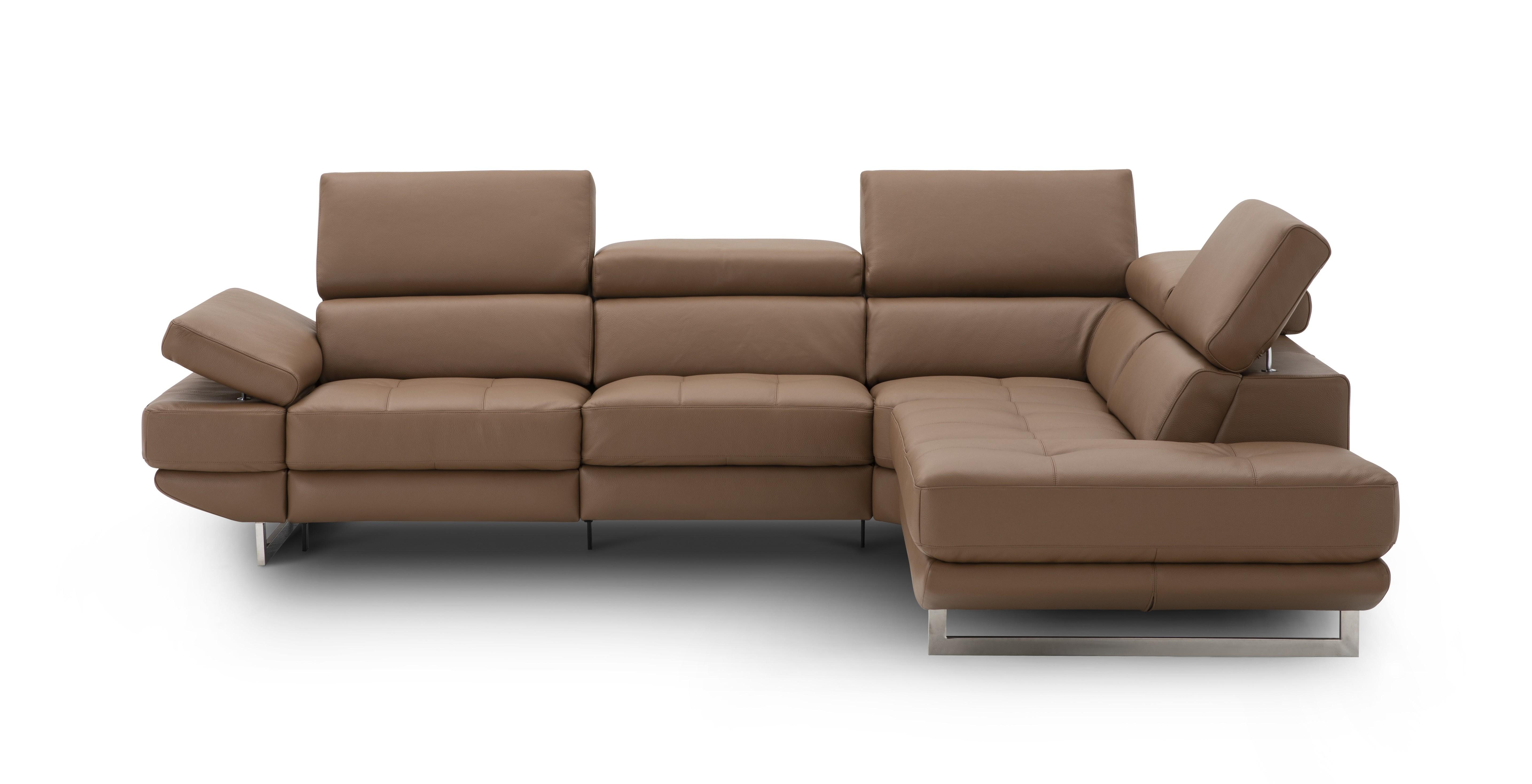 

    
Recliner Leather Sectional in Caramel RHF by J&M Furniture The Annalaise 19944
