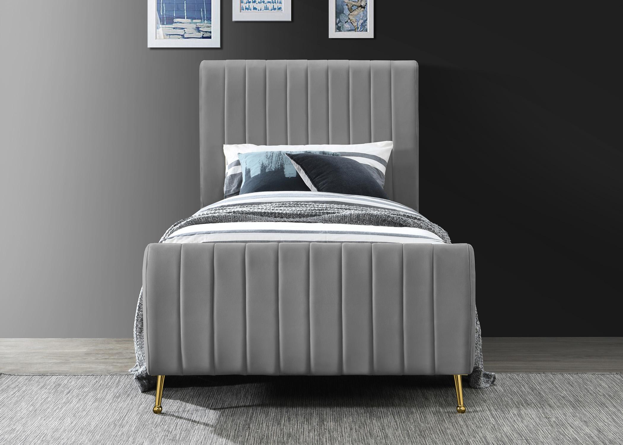 

        
Meridian Furniture ZARA Grey-T Platform Bed Gray/Gold Velvet 704831407884
