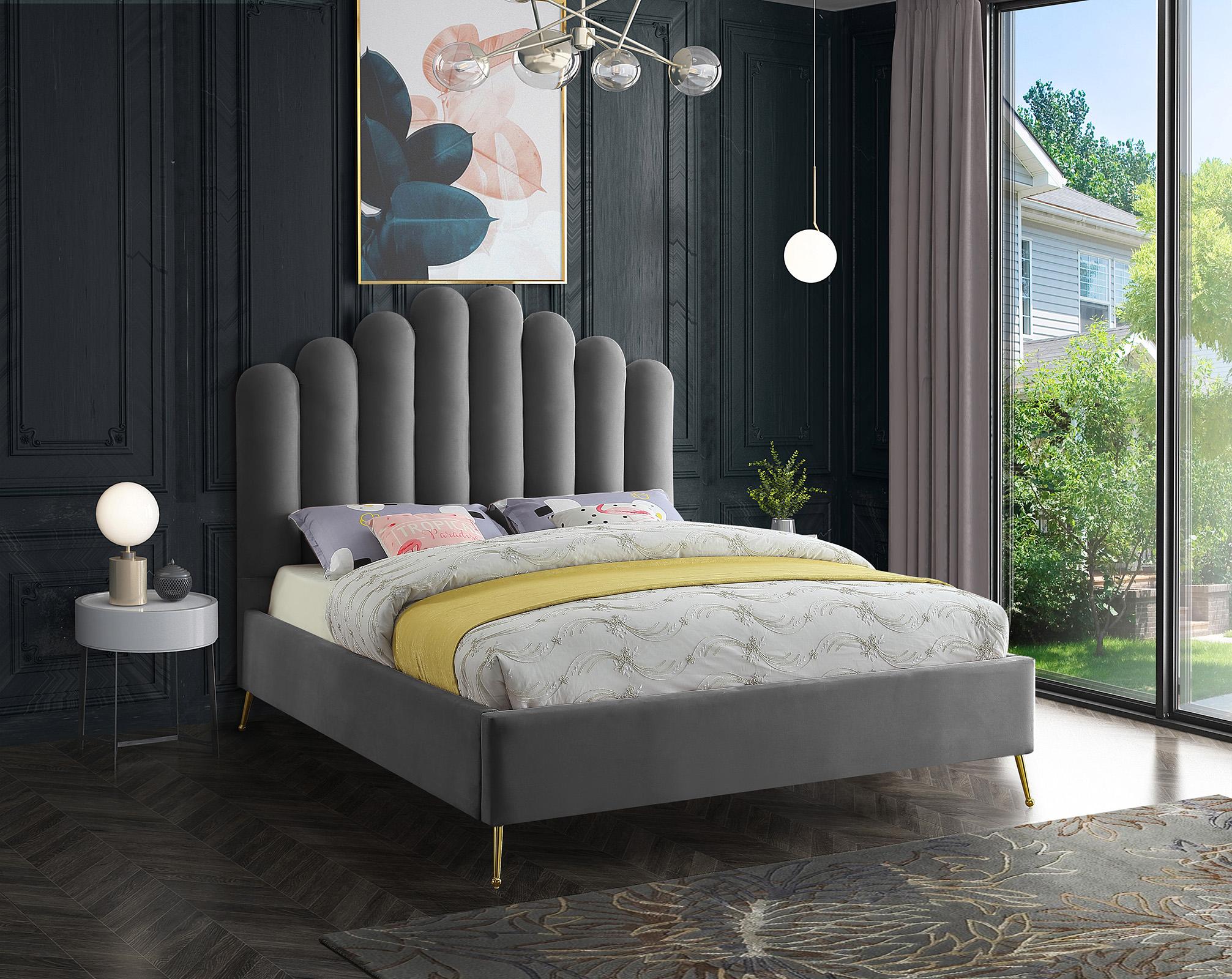 

    
Meridian Furniture LILY Grey-F Platform Bed Gray LilyGrey-F
