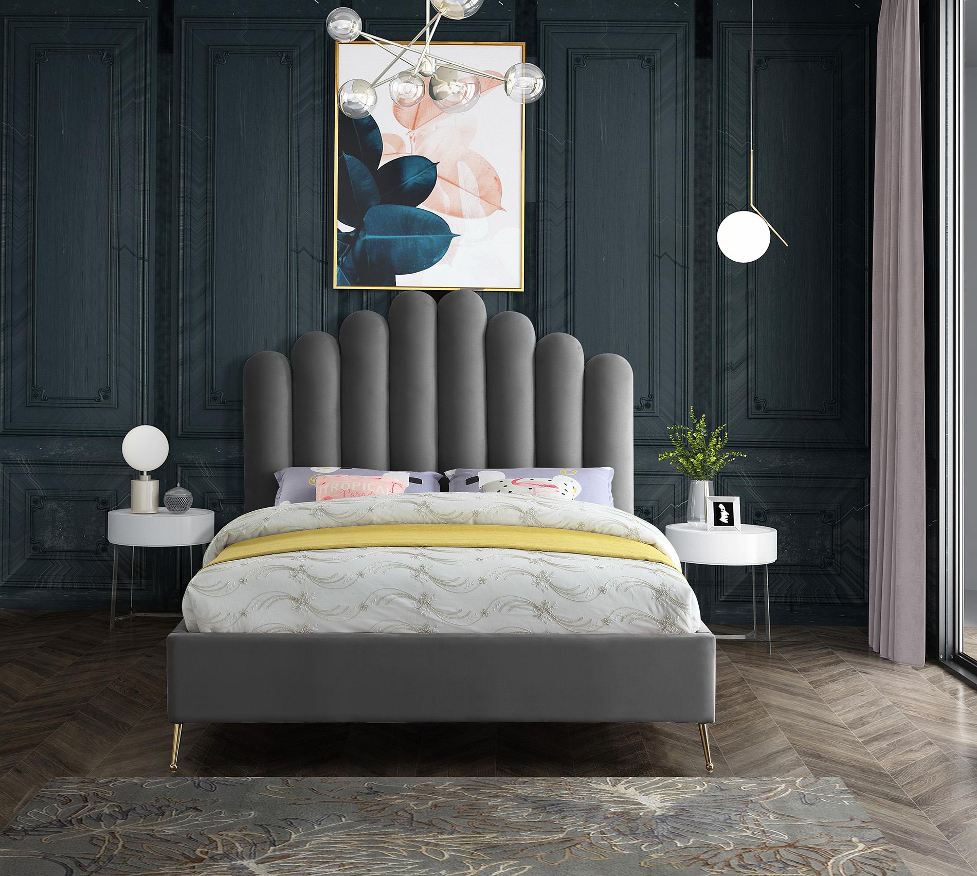 

        
Meridian Furniture LILY Grey-F Platform Bed Gray Velvet 704831406962
