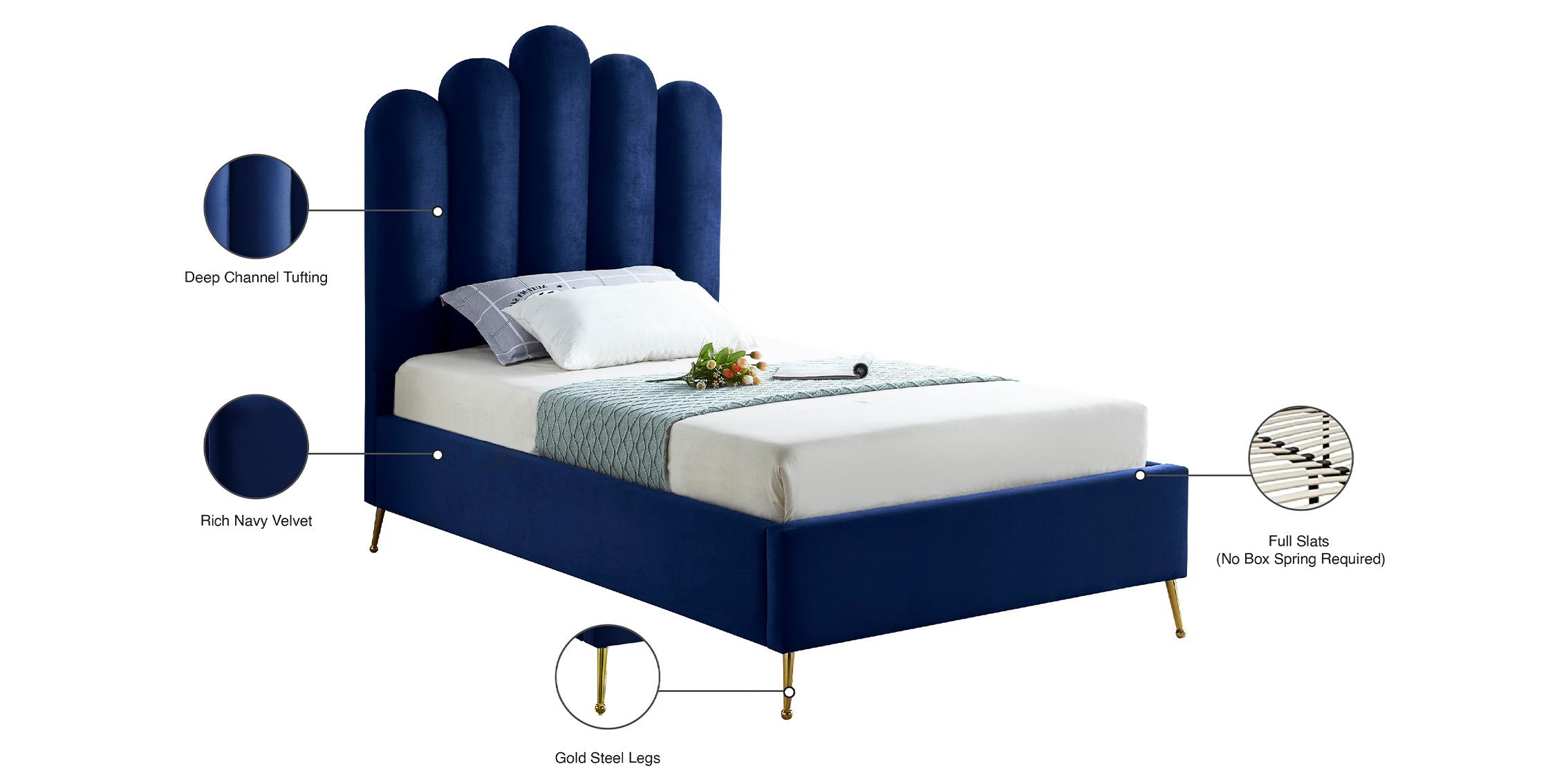 

    
LilyNavy-T Meridian Furniture Platform Bed
