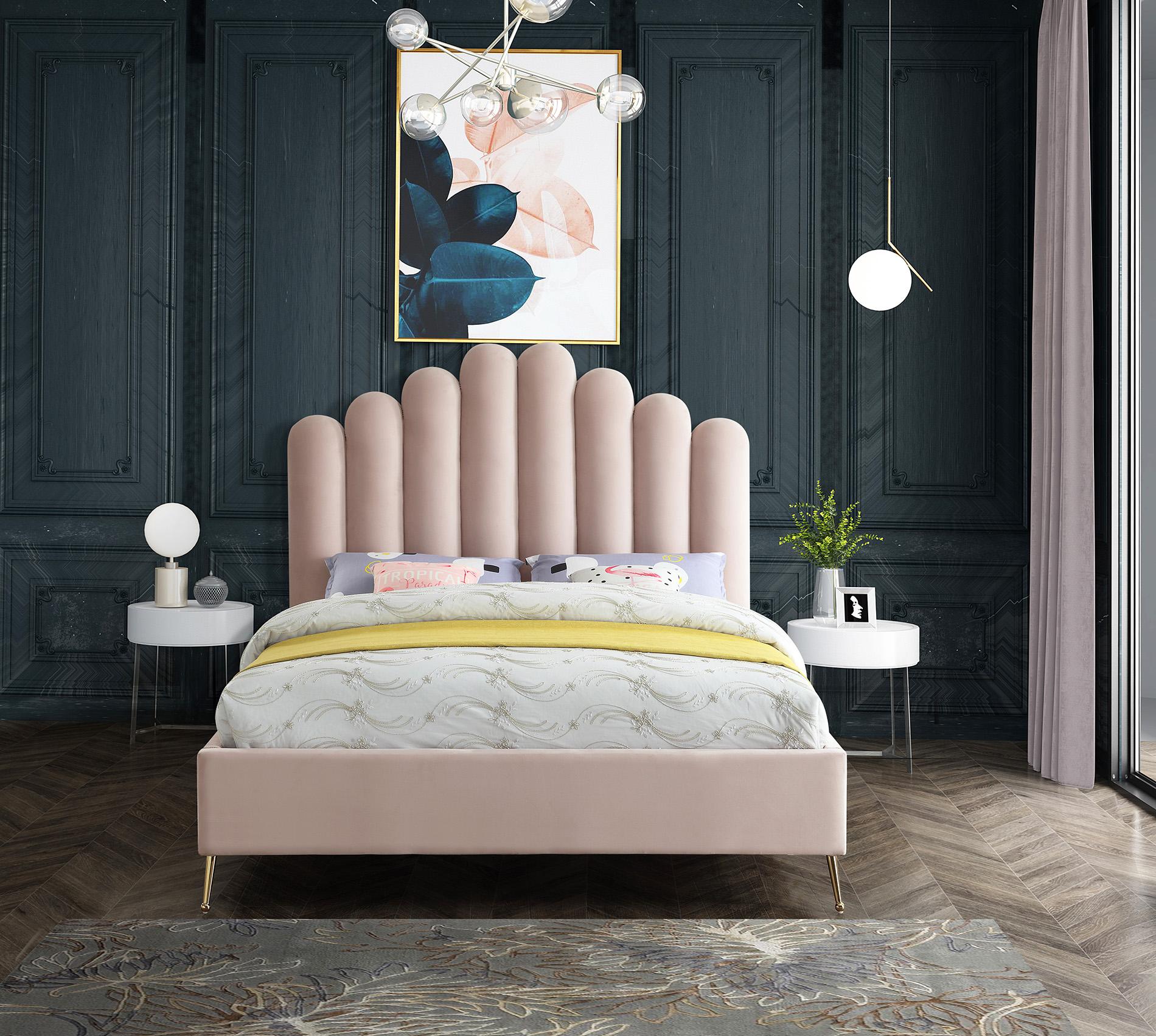 

        
Meridian Furniture LILY Pink-F Platform Bed Pink Velvet 704831406887
