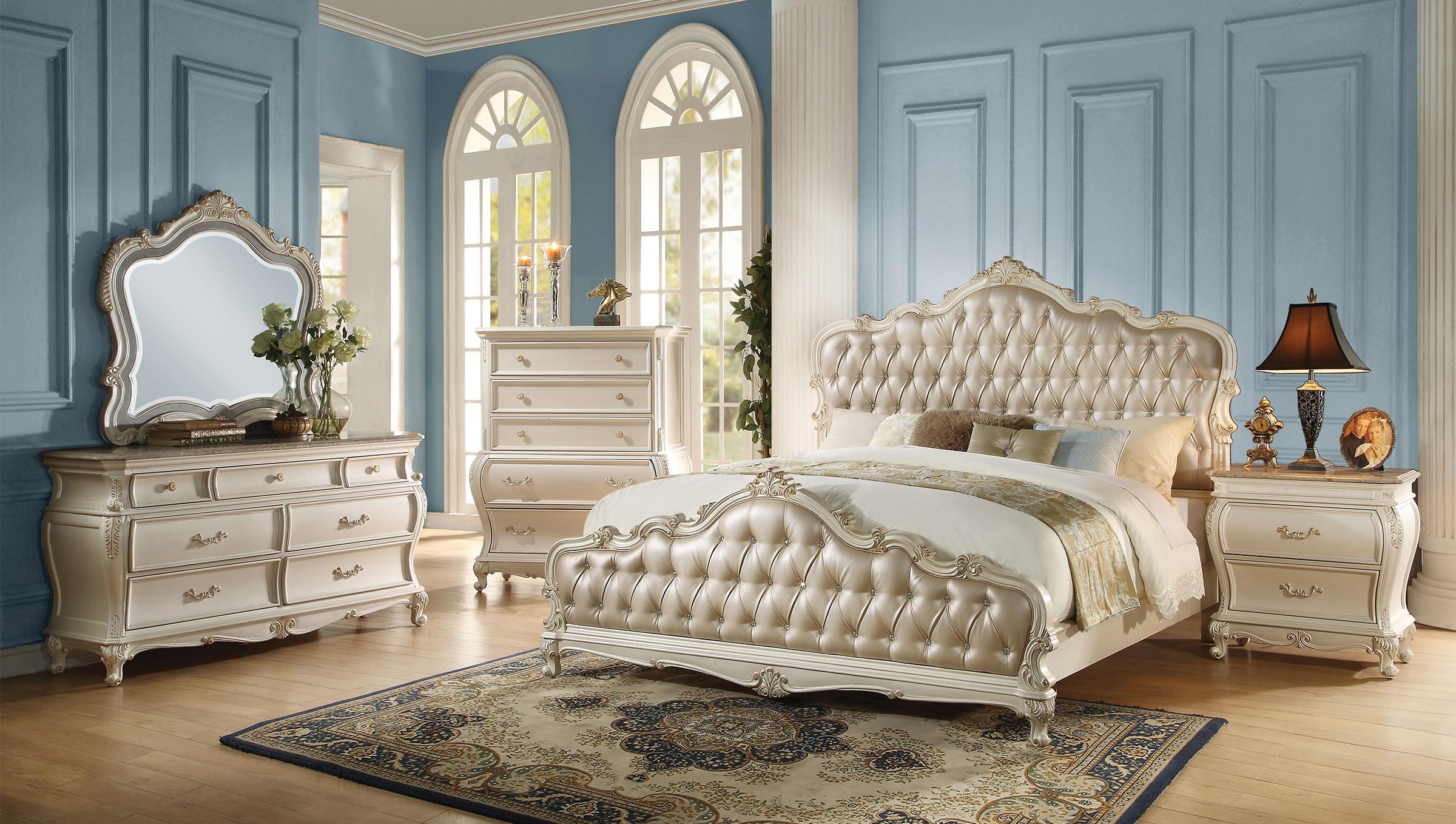 

    
Rory King Upholstered Standard Bedroom Set 3 Rose Gold Pearl White Classic
