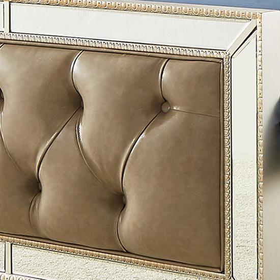 

    
Homey Design Furniture HD-6000 Panel Bedroom Set Mirrored/Beige HD-6000EK-BED-3PC
