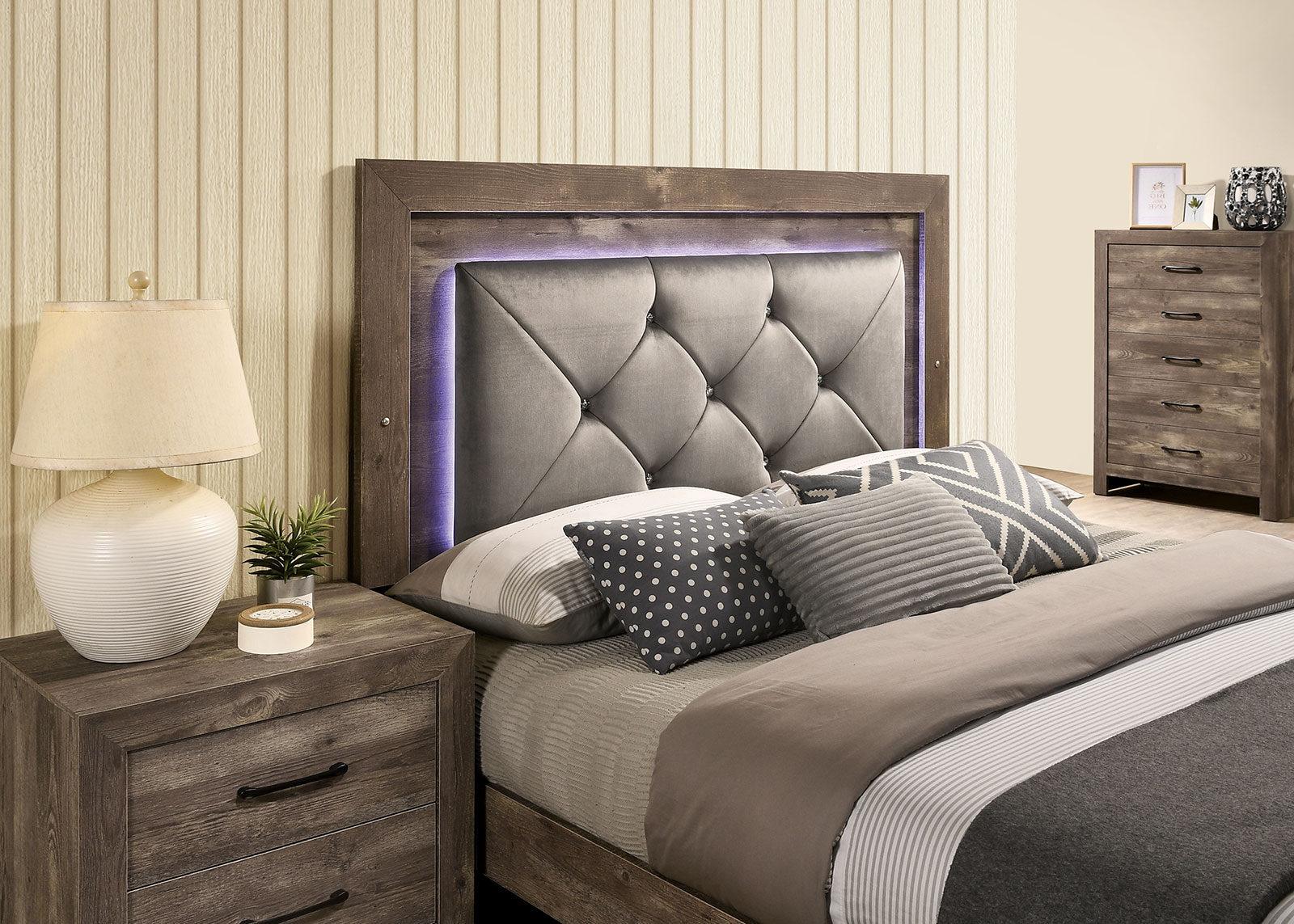

    
Rustic Natural Tone Wood CAL Bedroom Set 3pcs Furniture of America CM7149 Larissa
