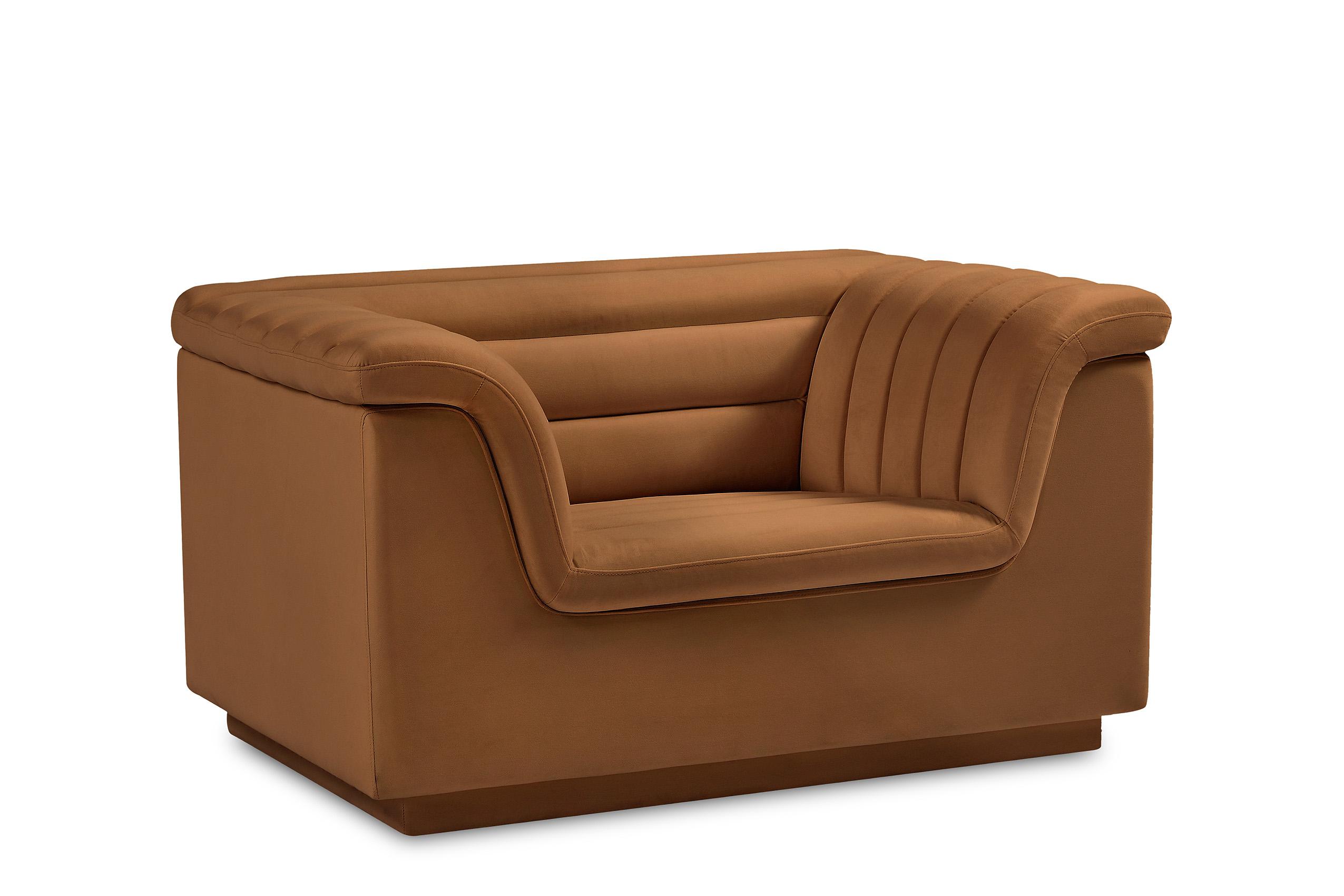 

    
192Saddle-S-Set-3 Meridian Furniture Sofa Set
