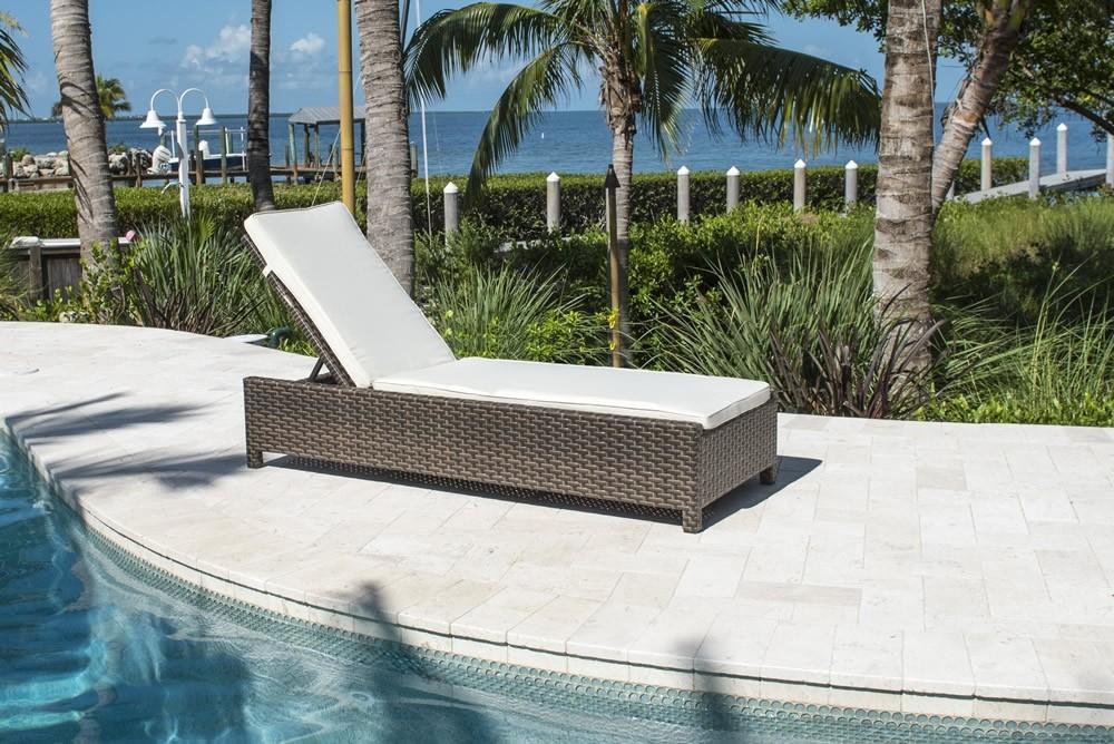 

    
901-1347-ATQ-3CL Pelican Reef Outdoor Chaise Lounger

