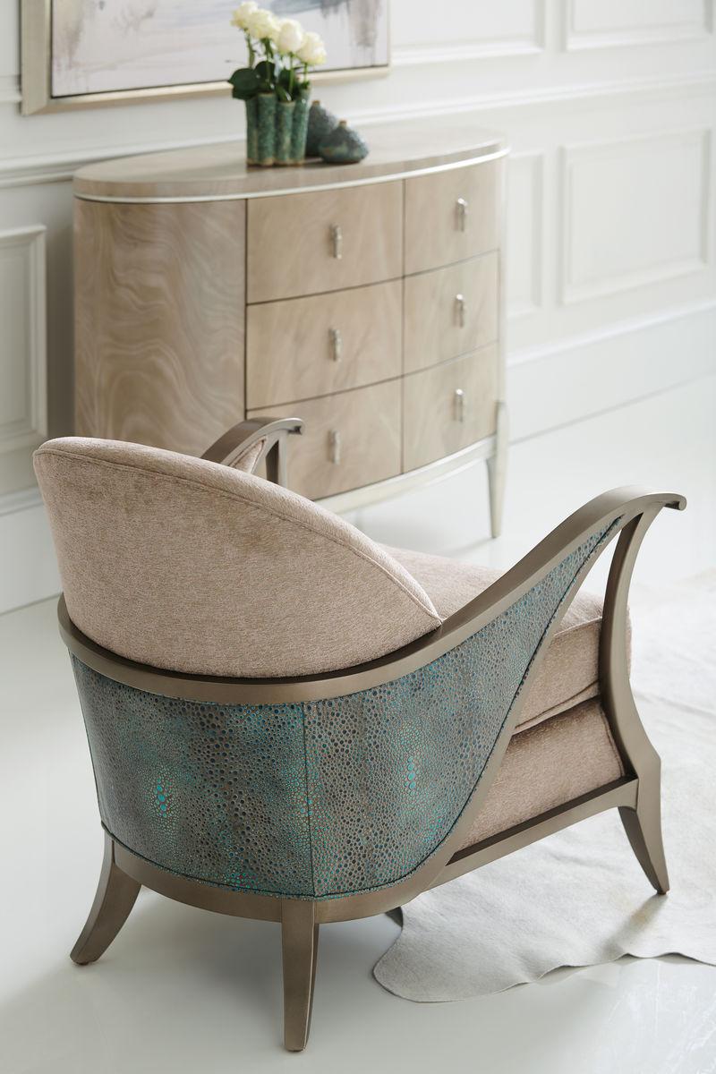 

    
UPH-018-034-A Caracole Accent Chair
