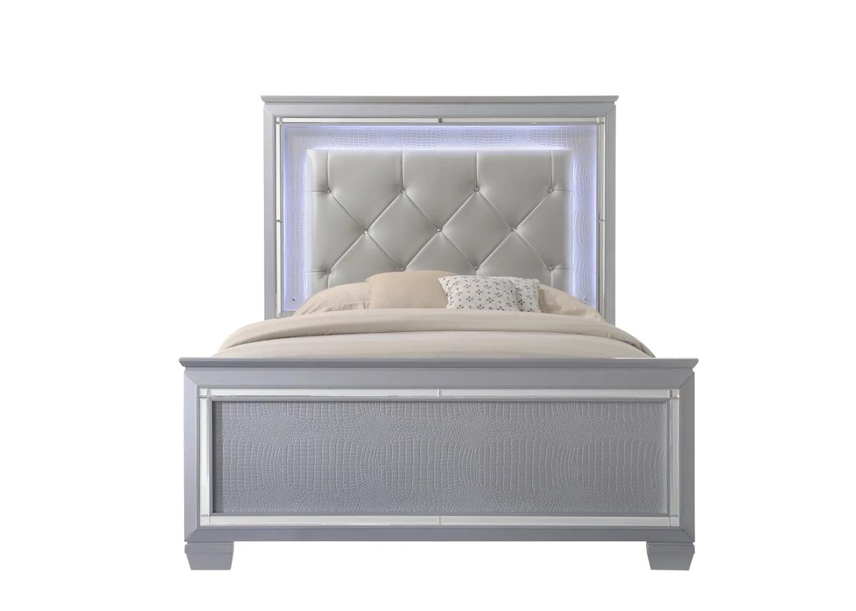 

    
Crown Mark Lillian Panel Bedroom Set Silver/Blue B7100-Q-Bed-5pcs
