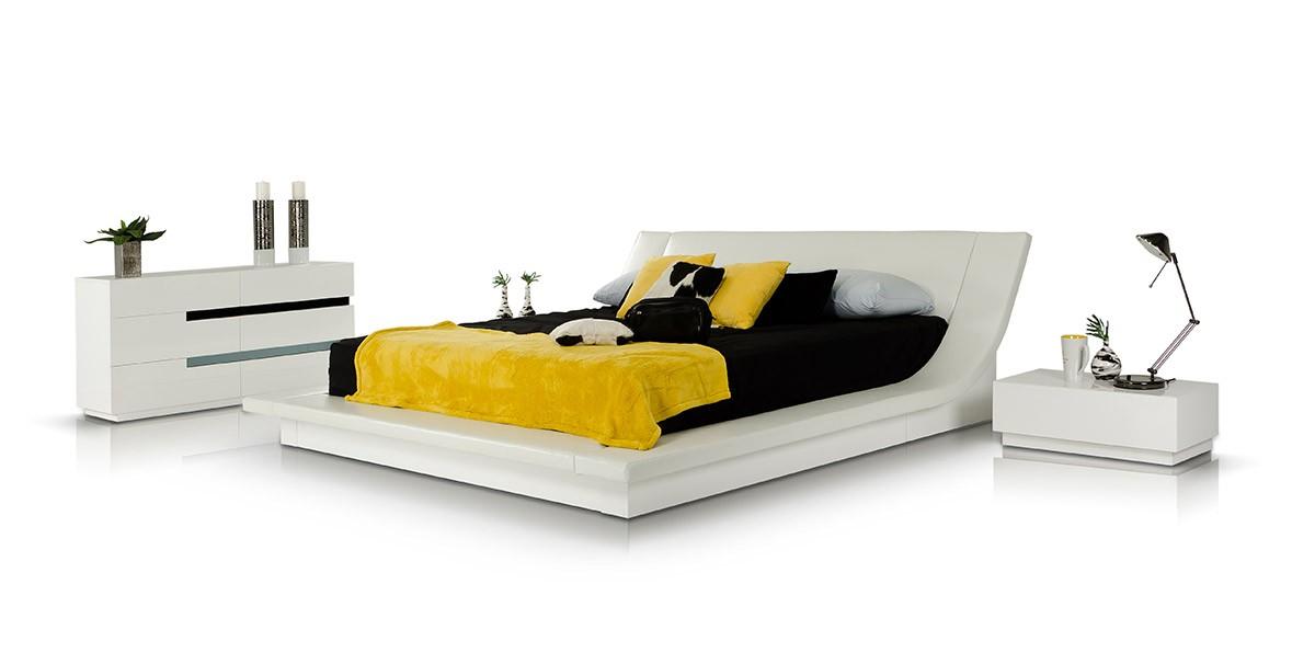 

    
Soflex Fremont Modern White Leatherette Curvy Headboard Eastern King Platform Bed
