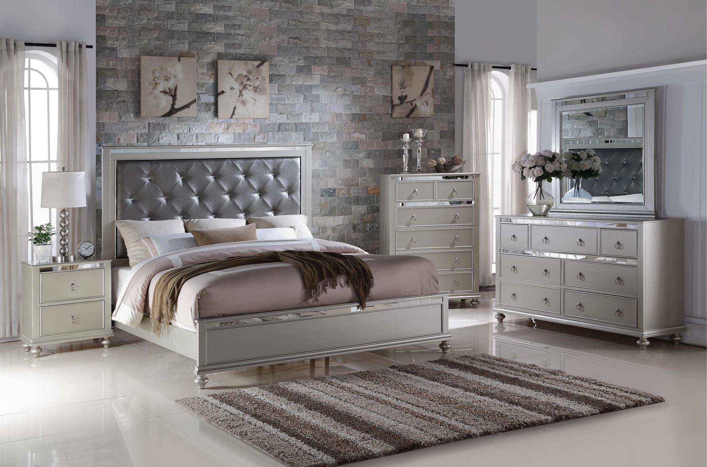 

    
Soflex Kiana Panel Bedroom Set Gray/Silver Soflex-Kiana-Q-Set-3
