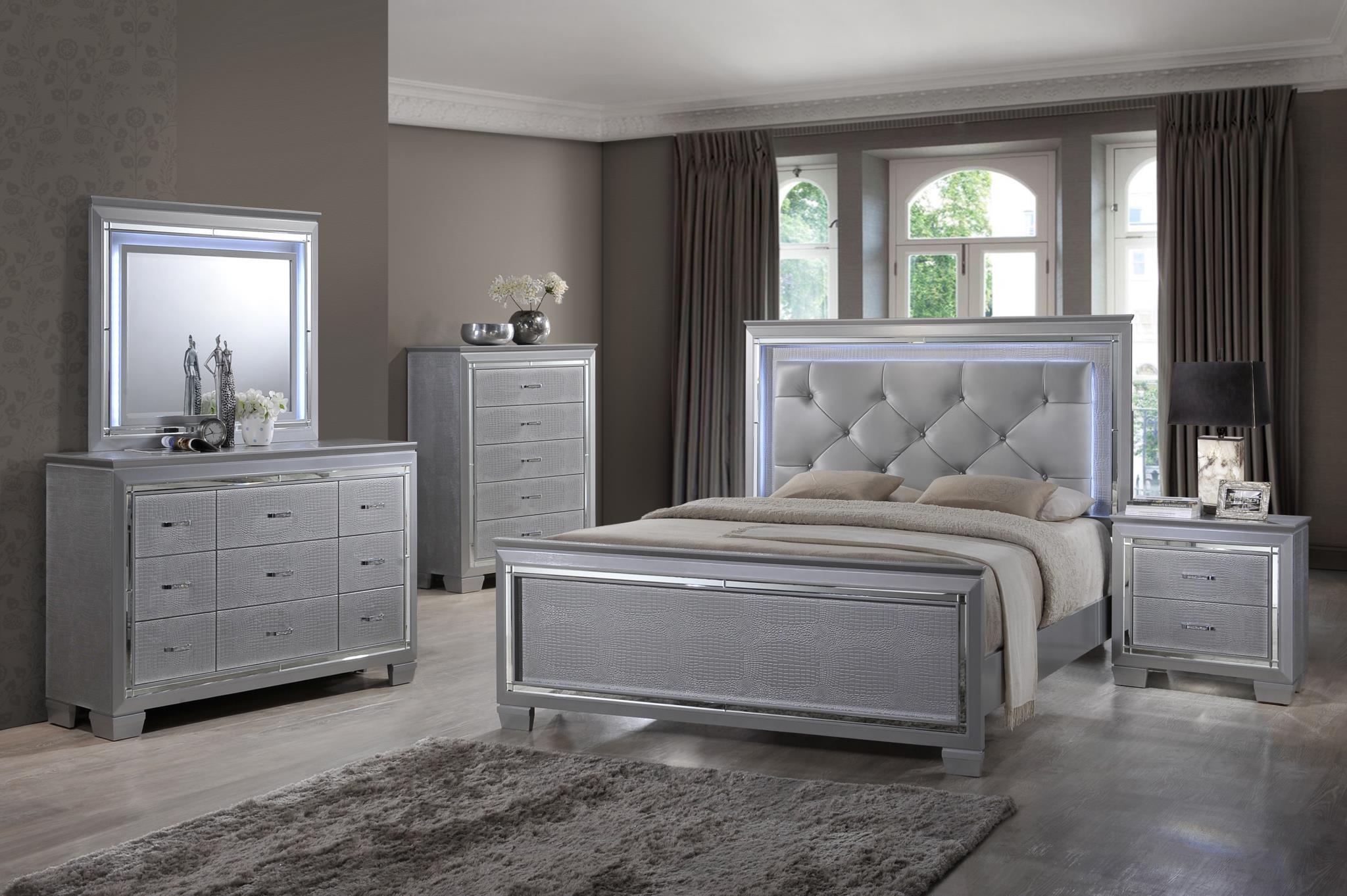 

    
Soflex Tinley Silver Diamond Tufted King Bedroom Set 4Pcs w/Led Light Classic
