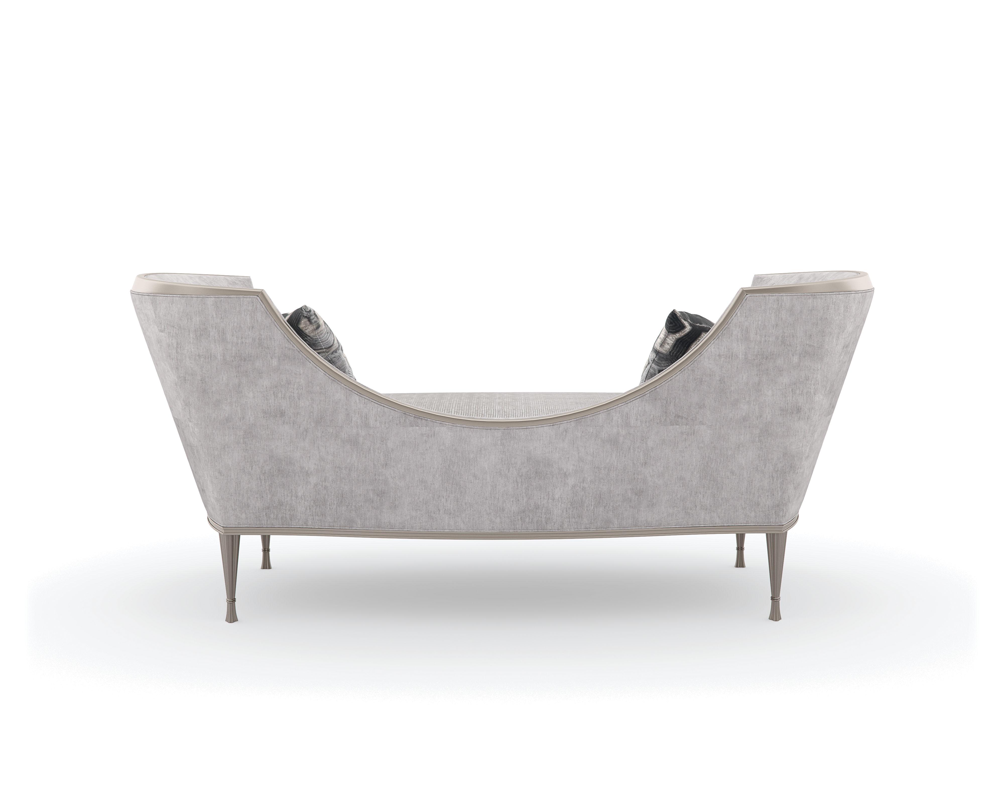 

        
Caracole Cat Nap Chaise Silver Fabric 662896036701
