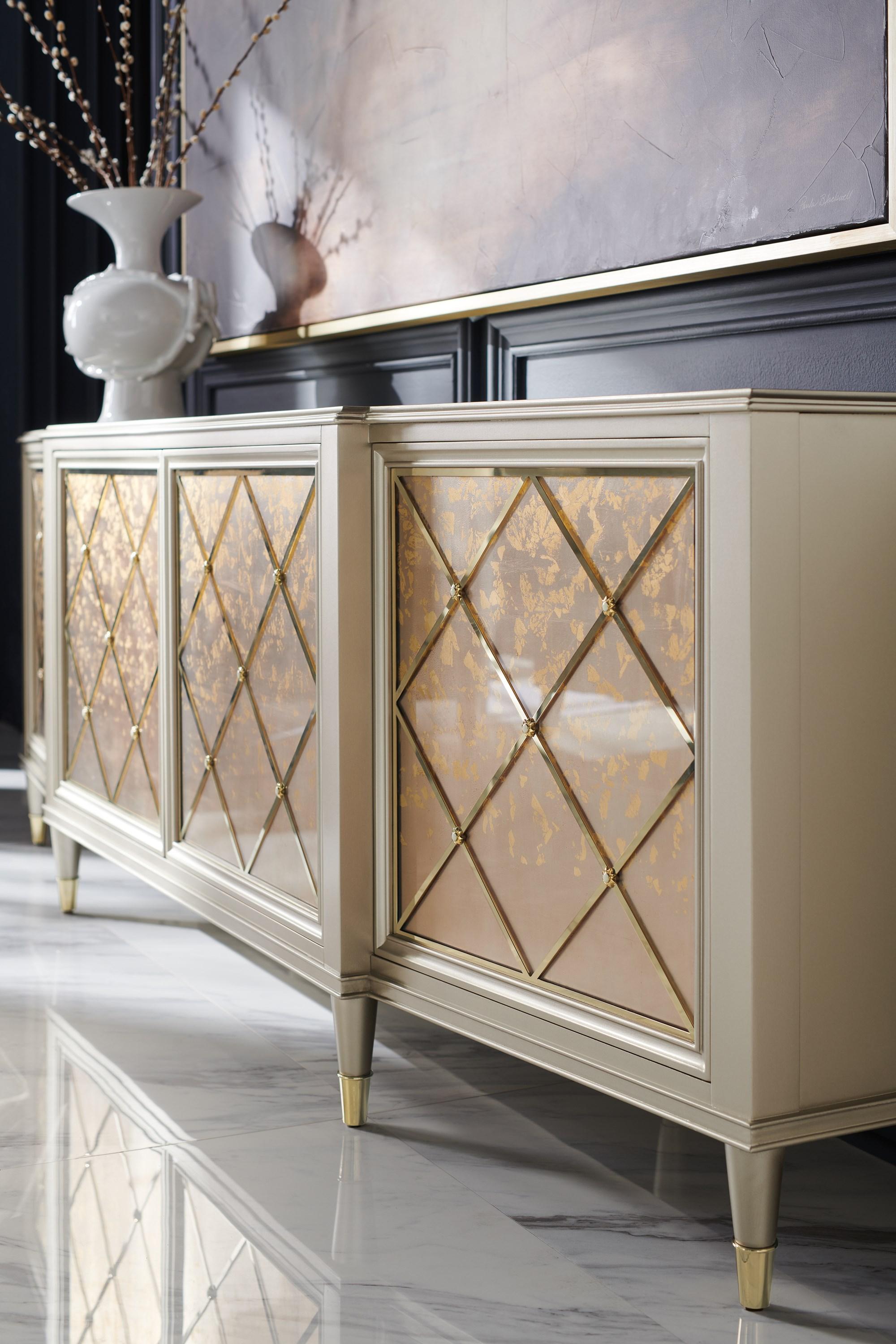 

    
Caracole STAR OF THE SHOW Console Table Pearl/Silver/Gold CLA-021-532
