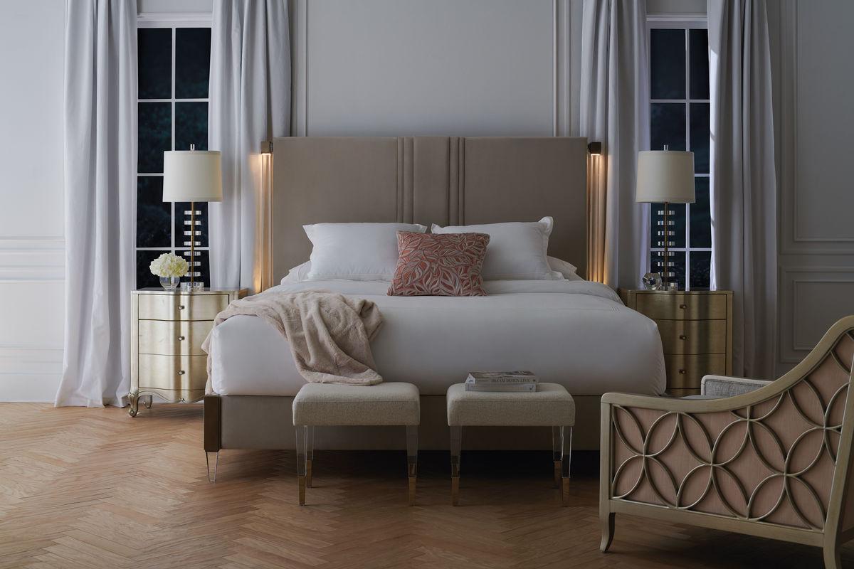 

        
Caracole LIGHT UP YOUR LIFE / YOU ARE THE ONE! Platform Bedroom Set Beige Microfiber 662896032352

