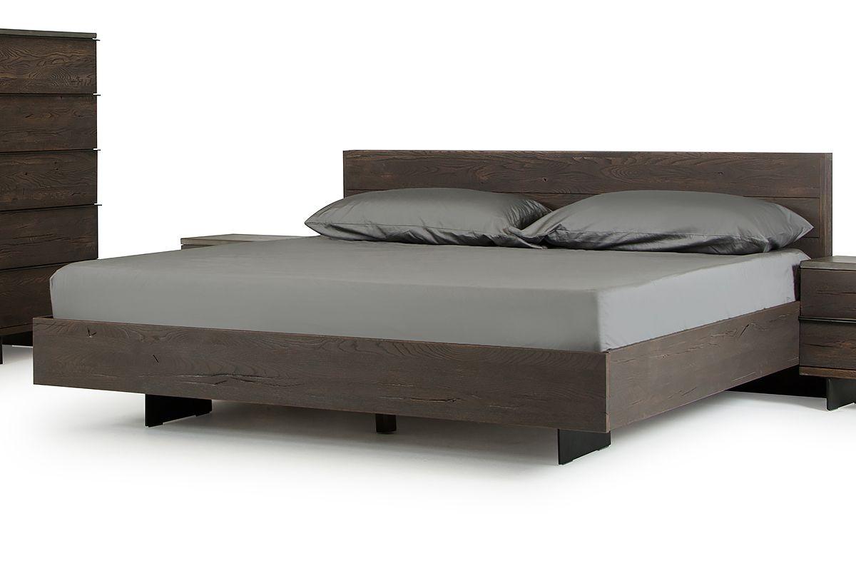 

    
Solid Dark Aged Oak Queen Bed Modrest Selma VIG Modern Contemporary
