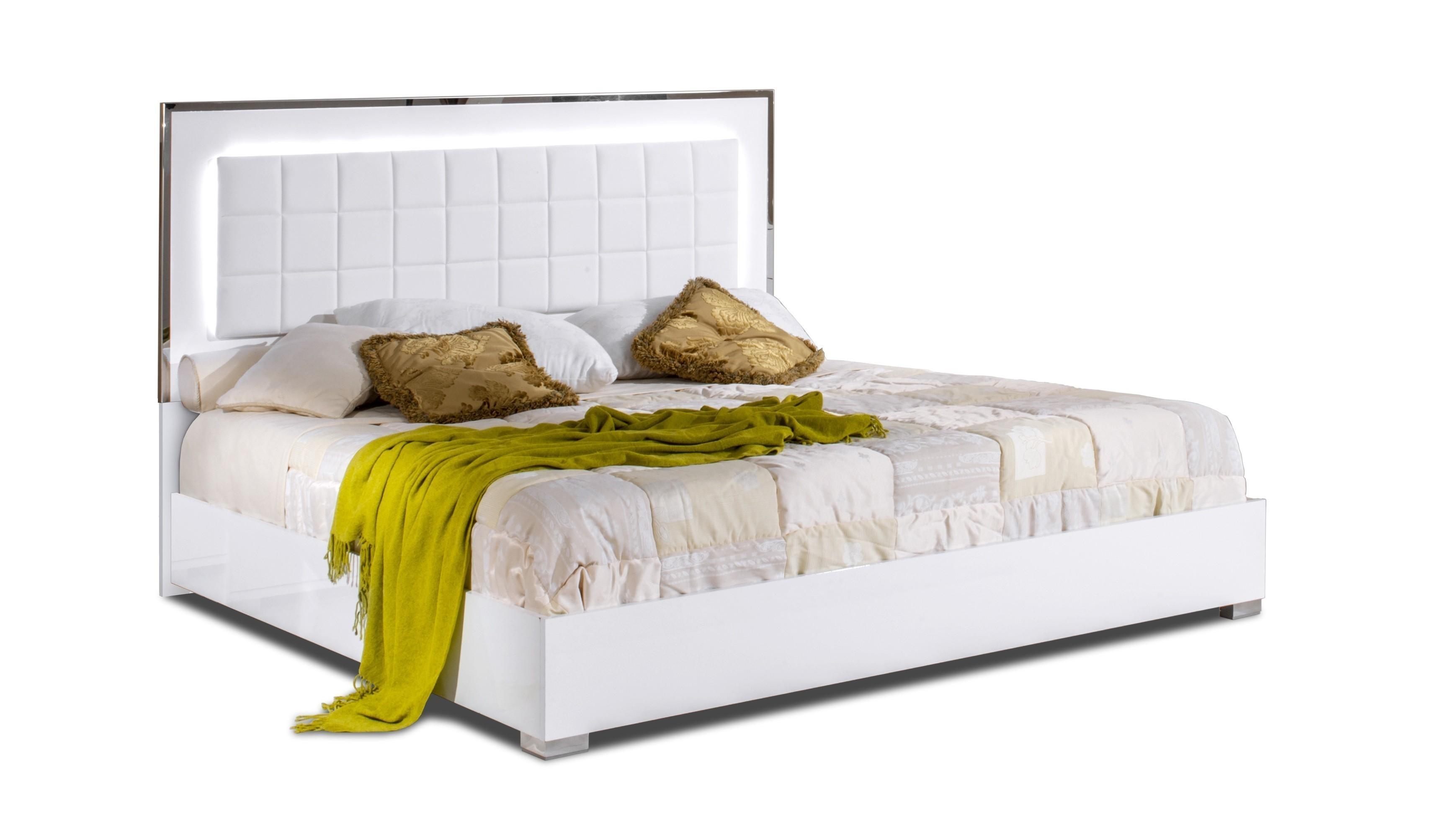 

                    
J&M Furniture Alice Platform Bedroom Set White Fabric Purchase 
