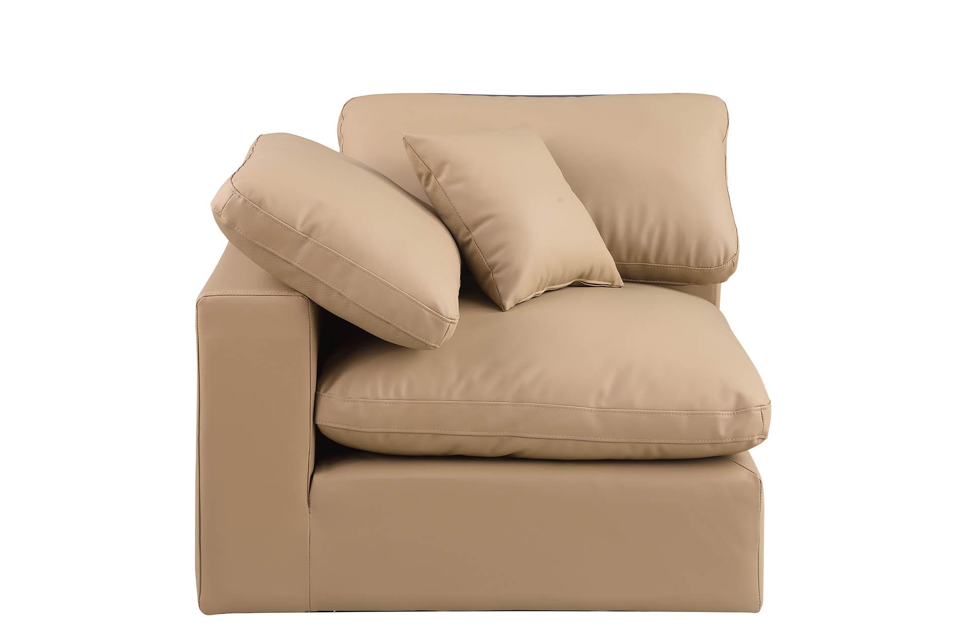 

        
Meridian Furniture 188Tan-Corner Corner chair Tan Faux Leather 094308284583
