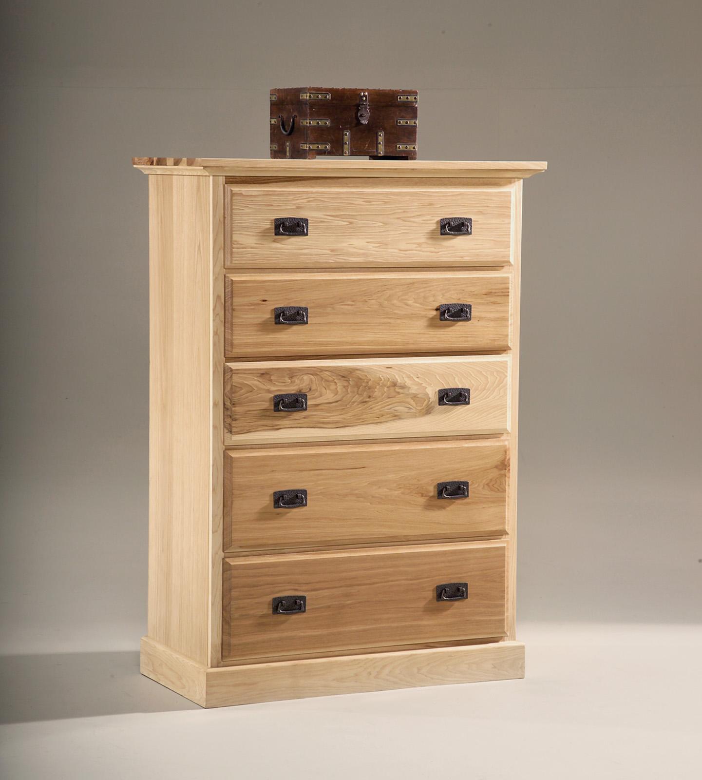 

    
Traditional 5 Drawer Chest in Rustic Natural AHINT5600 A-America Amish Highlands
