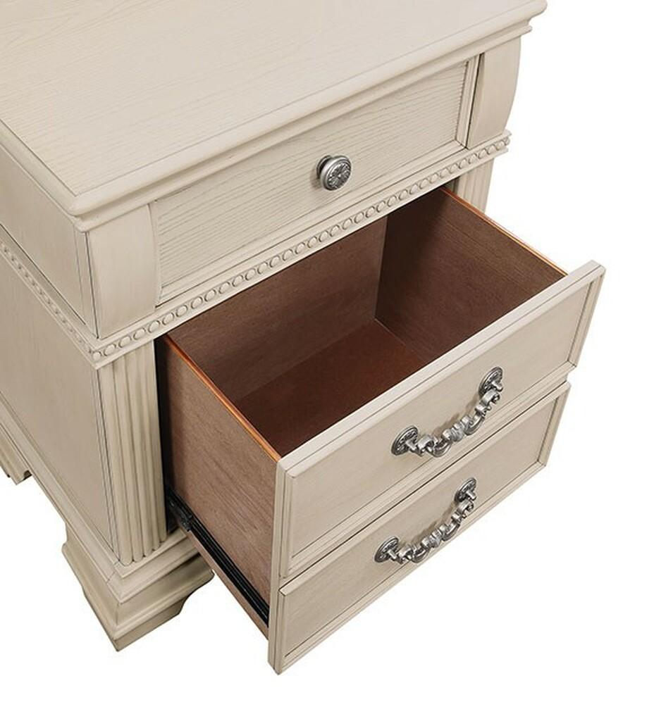 

    
Traditional Antique White Solid Wood Nightstand Furniture of America FOA7144WH-N Pamphilos
