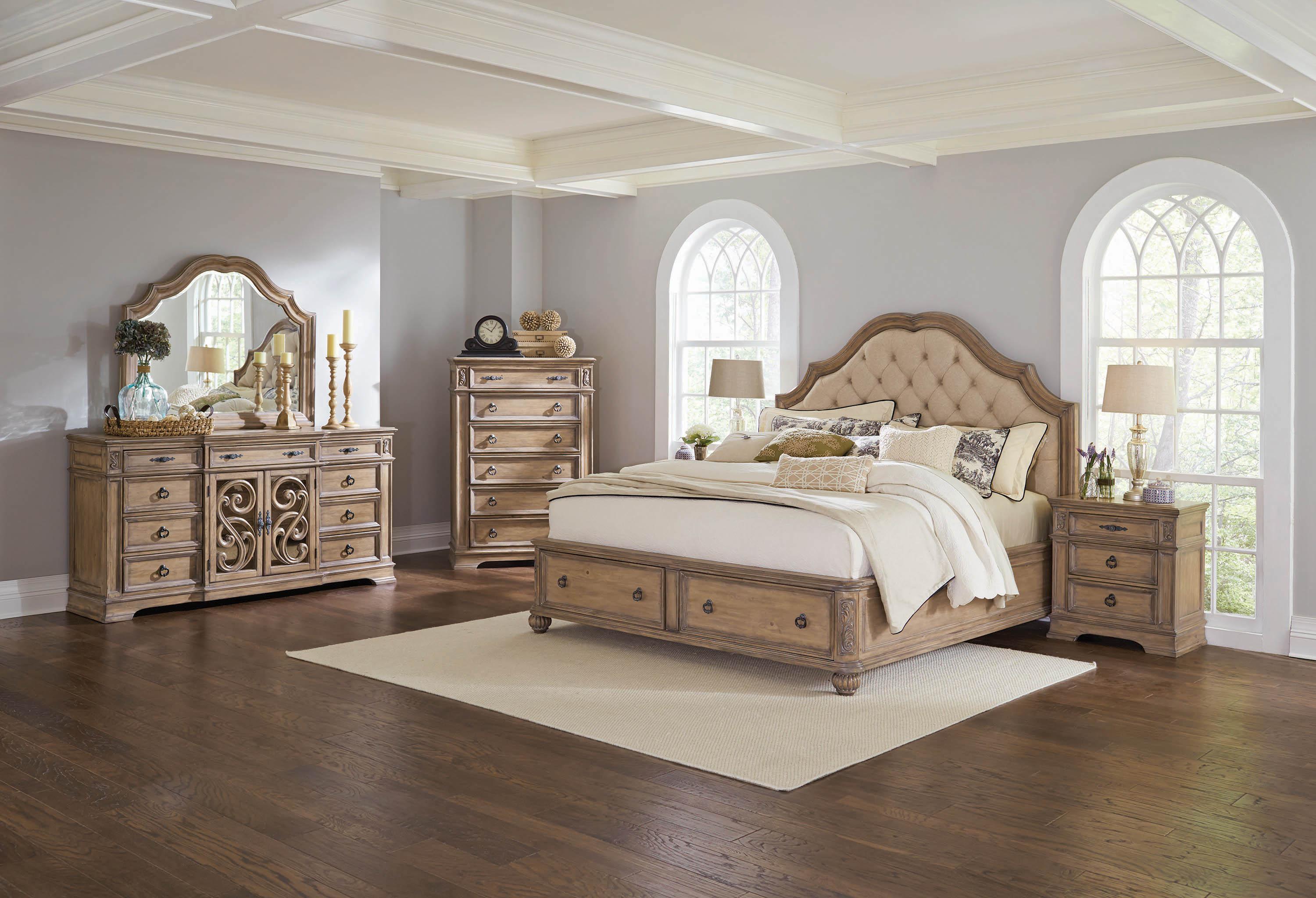 Traditional Panel Bed Ilana 205070KW in Beige Fabric