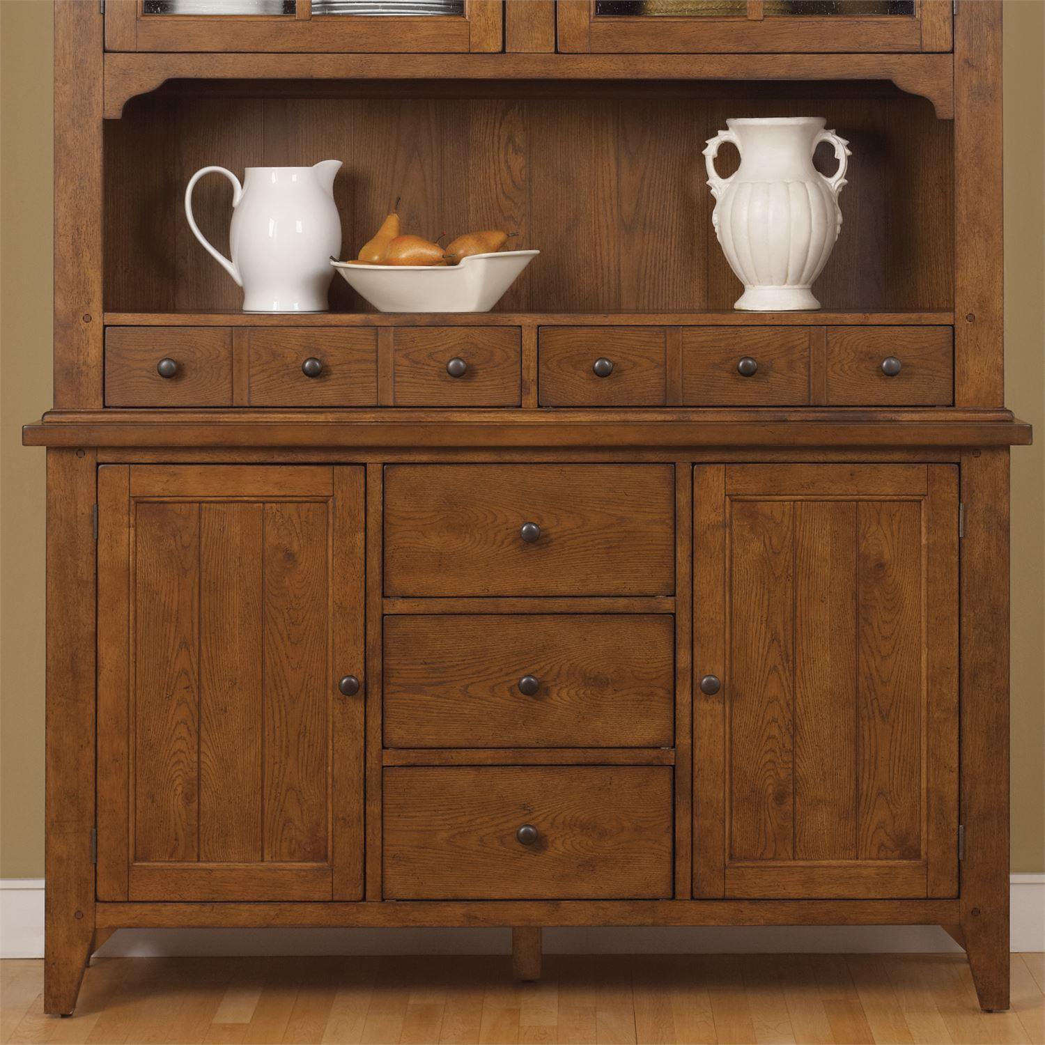 

    
Traditional Rustic Oak Finish Wood Buffet Hearthstone  382-CB6183 Liberty Furniture
