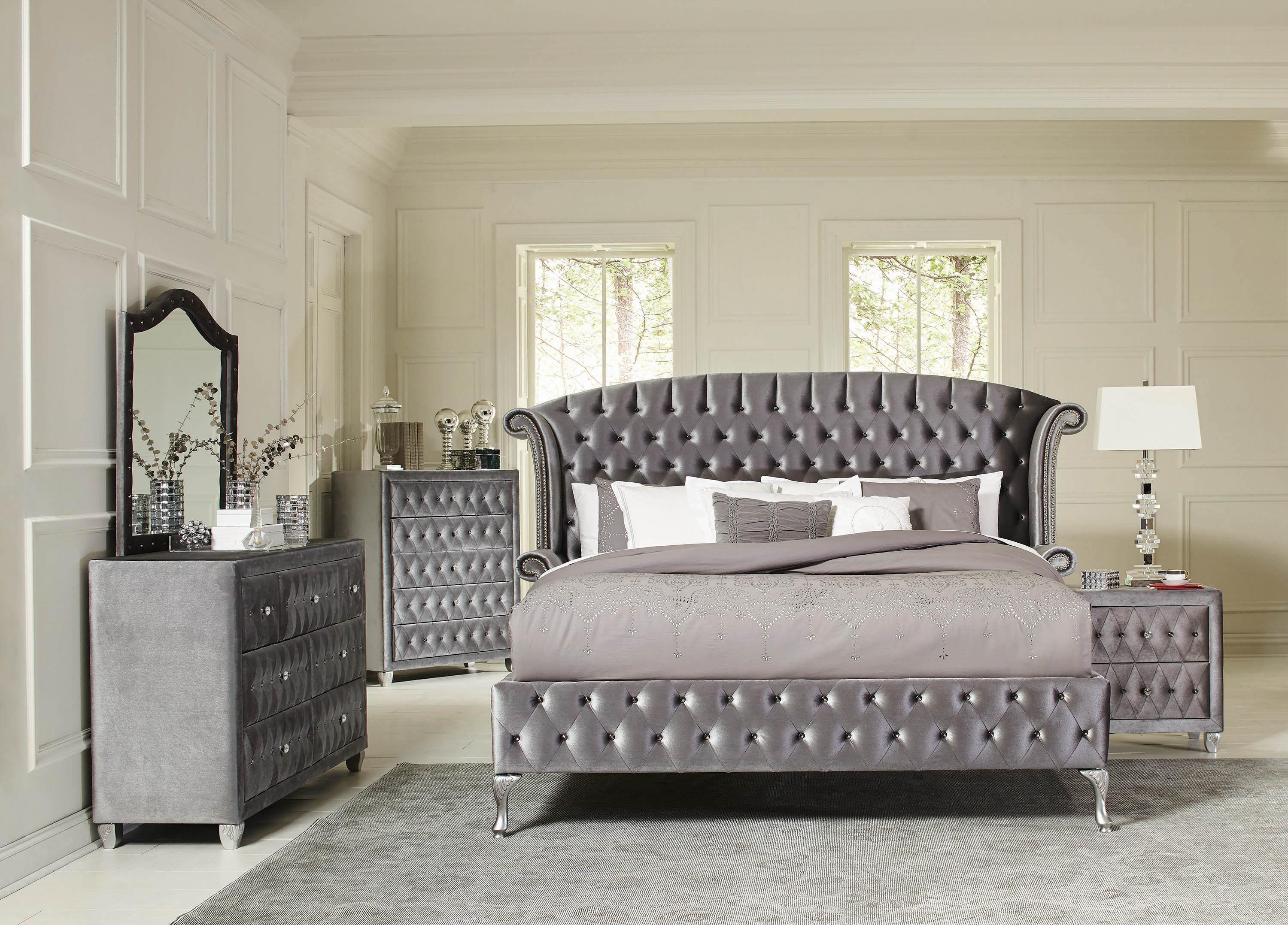 

    
Traditional Gray Fabric Upholstery E king bed Denna by Coaster
