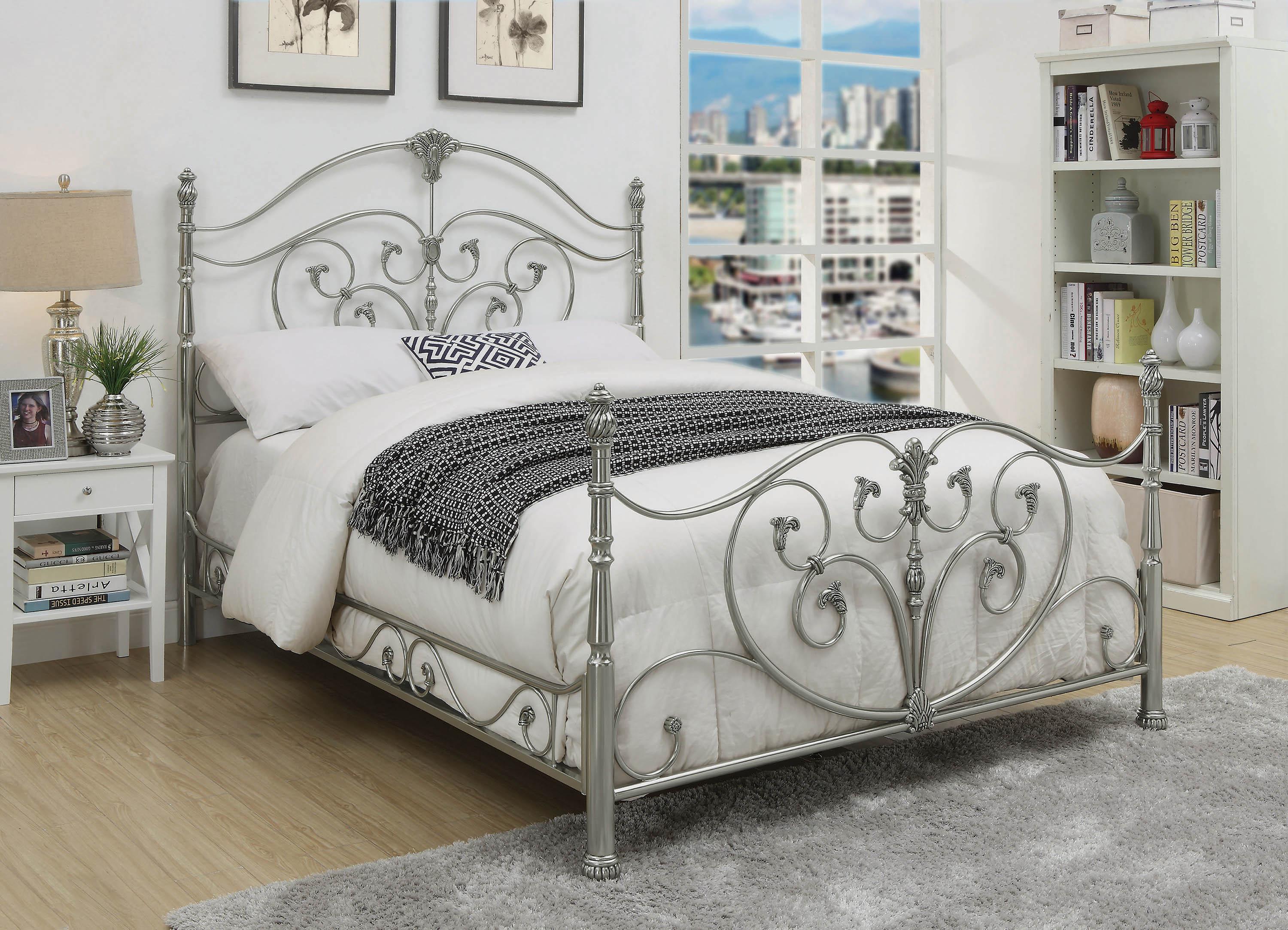Traditional Panel Bed Evita 300608Q in Gray, Silver 