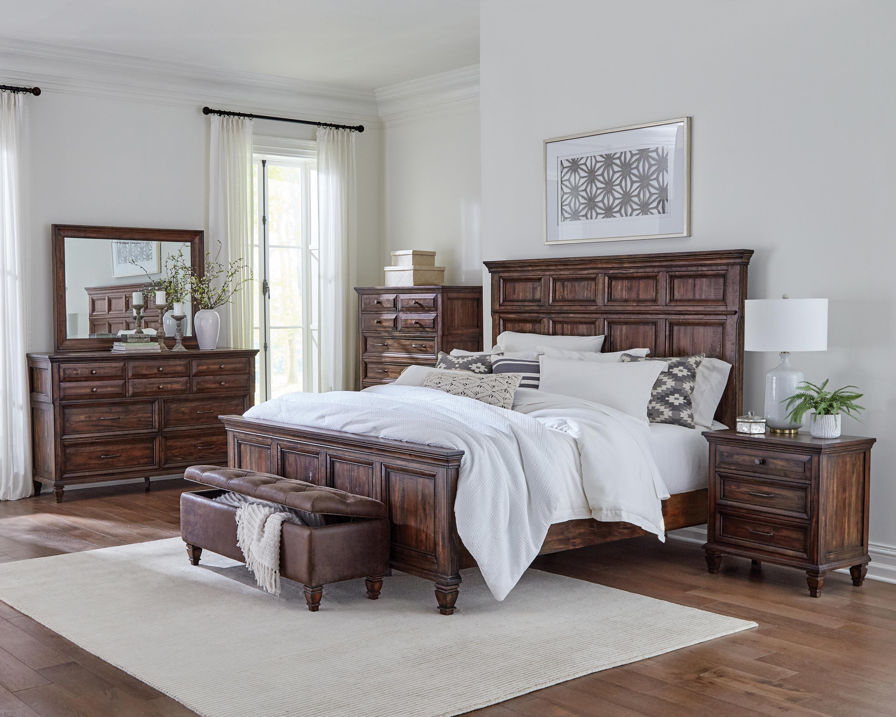 

    
Traditional Weathered Burnished Brown Wood Queen Bedroom Set 5pcs Coaster 223031Q Avenue
