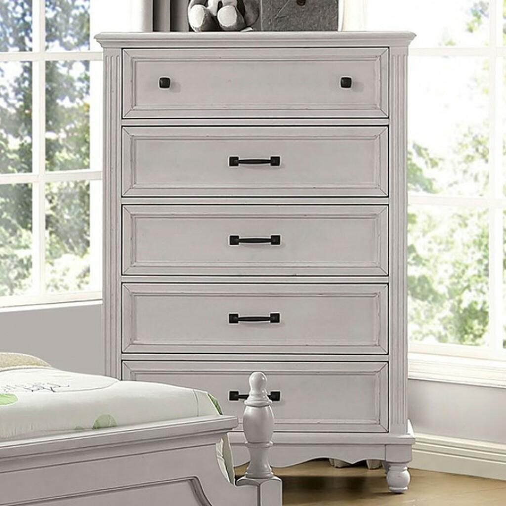 

    
Transitional Antique White Solid Wood Chest Furniture of America CM7184C Georgette
