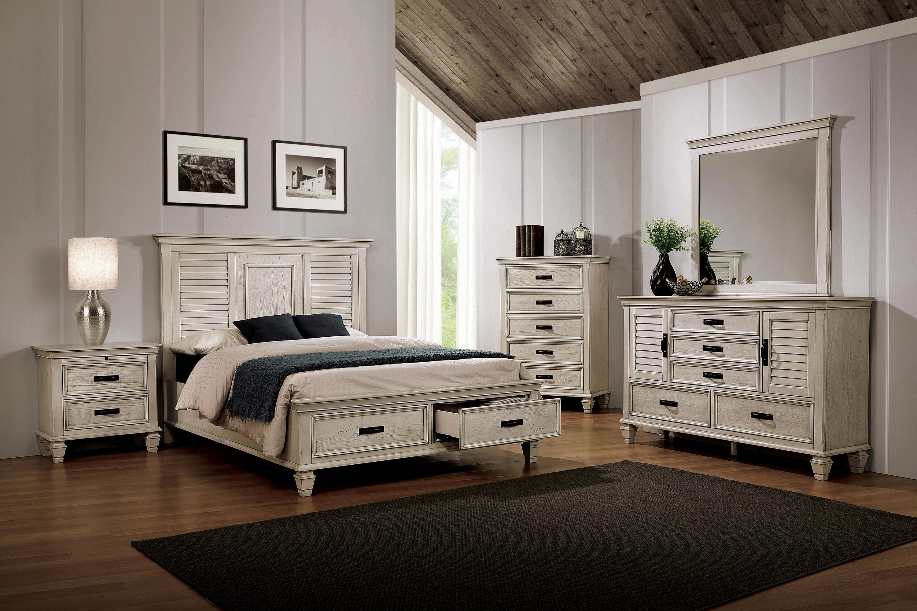 

    
Transitional Antique White Wood CAL Bedroom Set 5pcs Coaster 205330KW Franco
